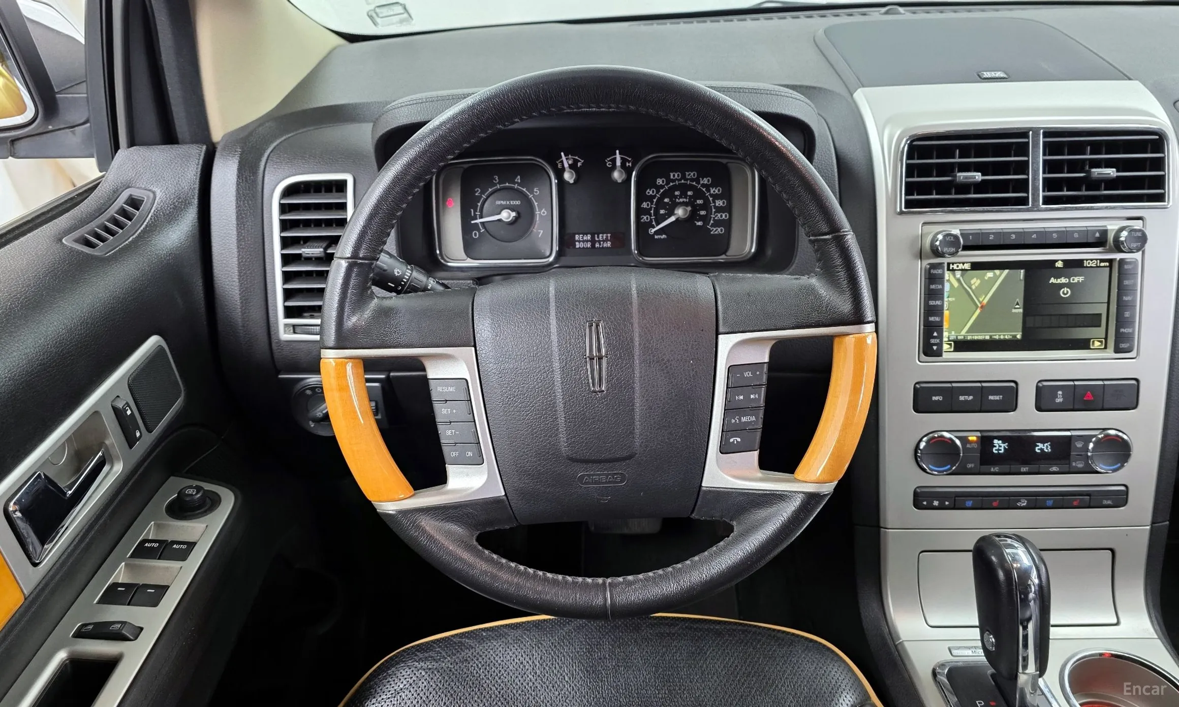 Lincoln MKX превью 13
