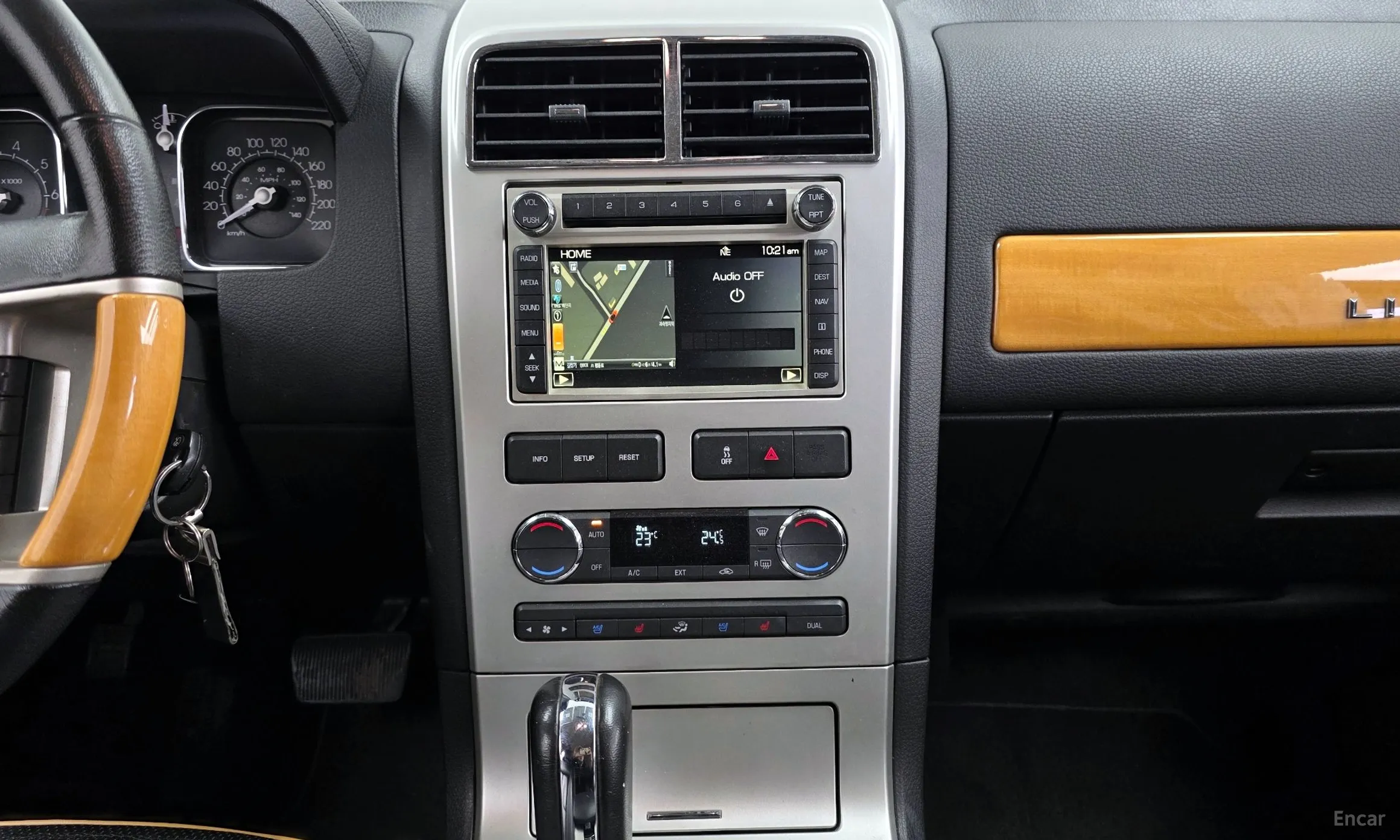 Lincoln MKX превью 14