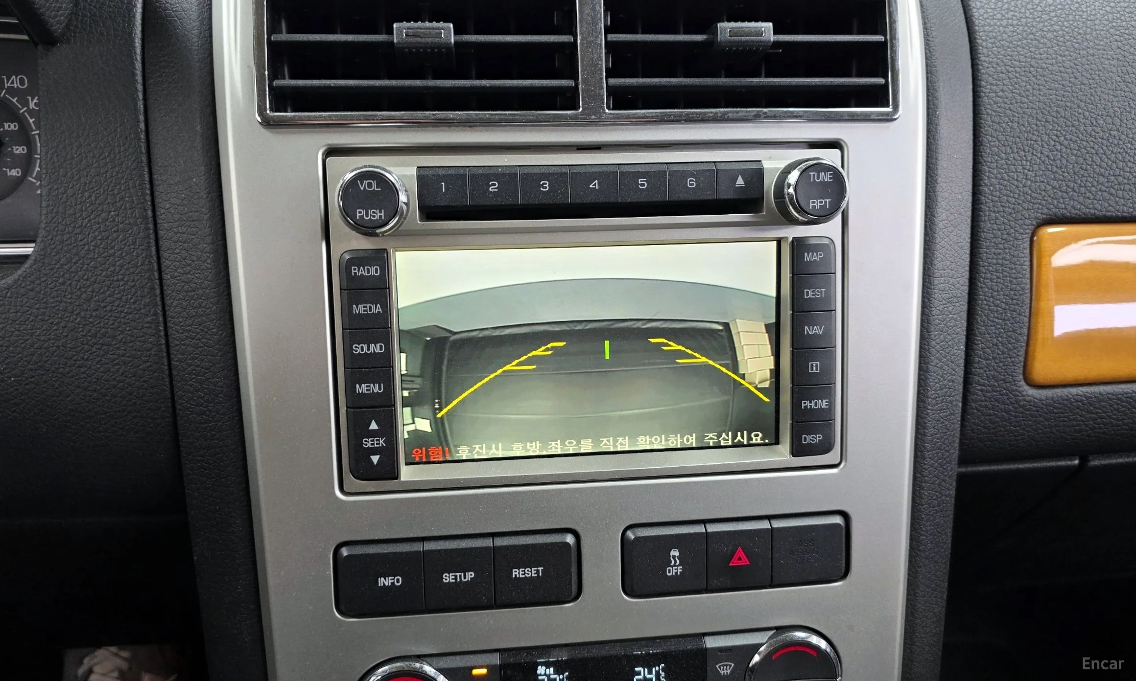 Lincoln MKX превью 15