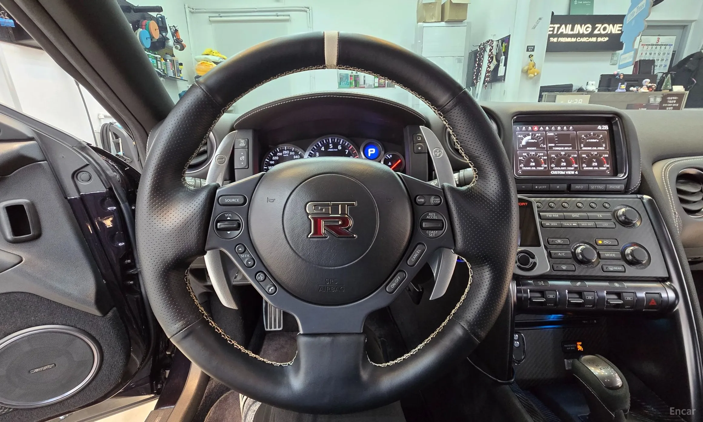 Nissan GT-R превью 11