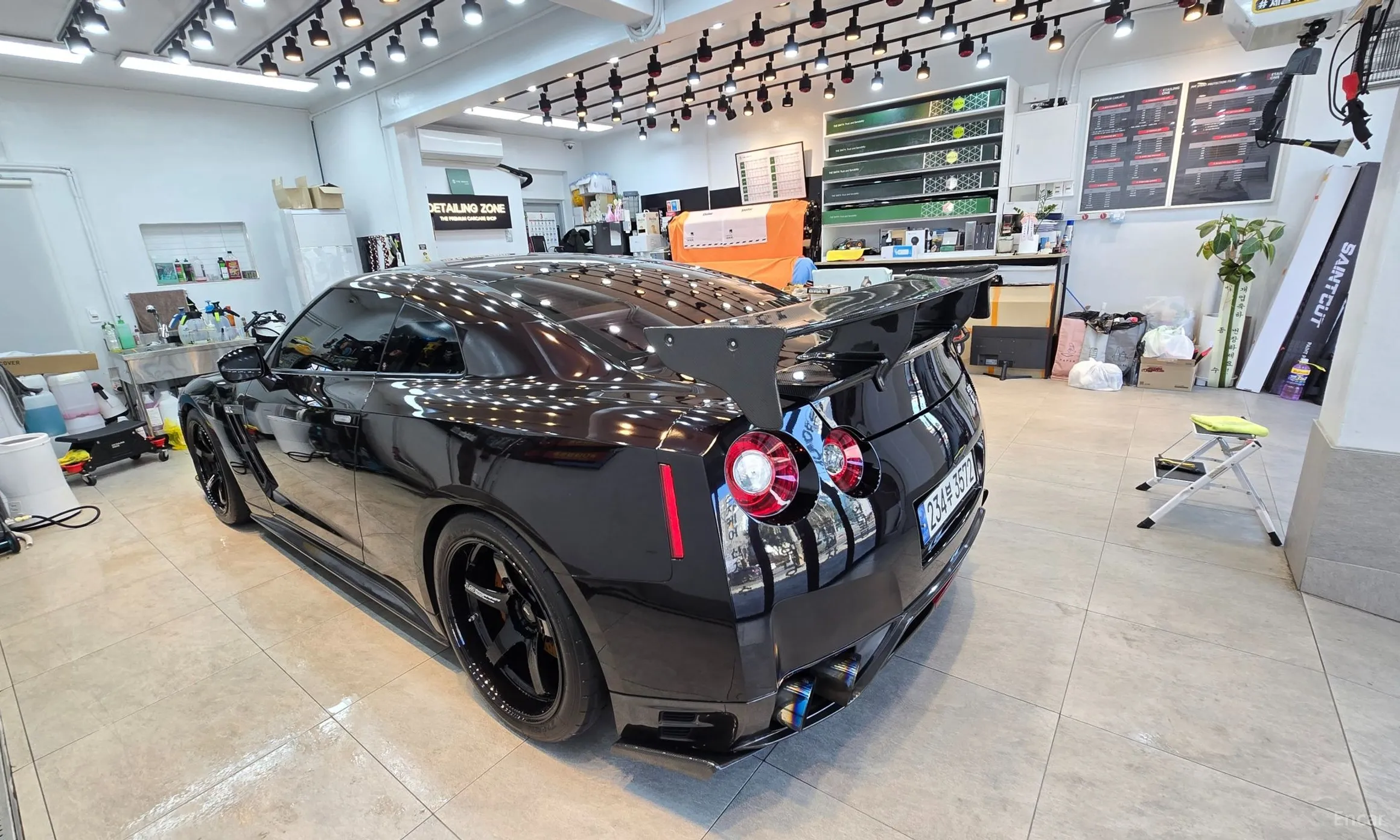 Nissan GT-R