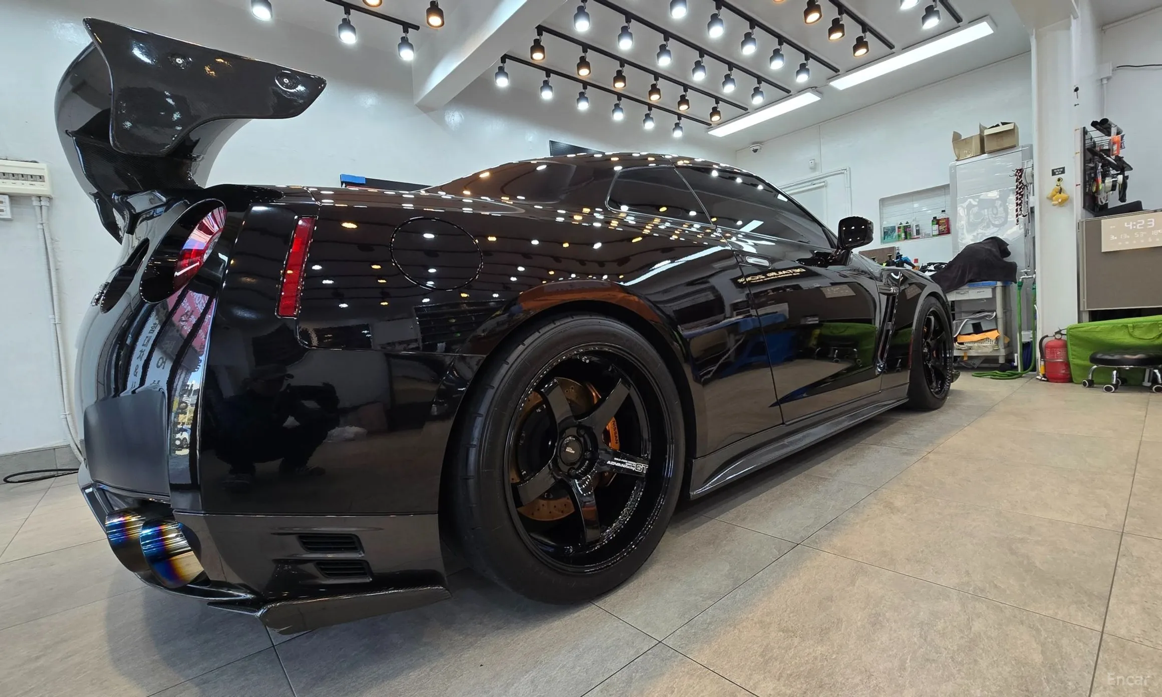 Nissan GT-R превью 16