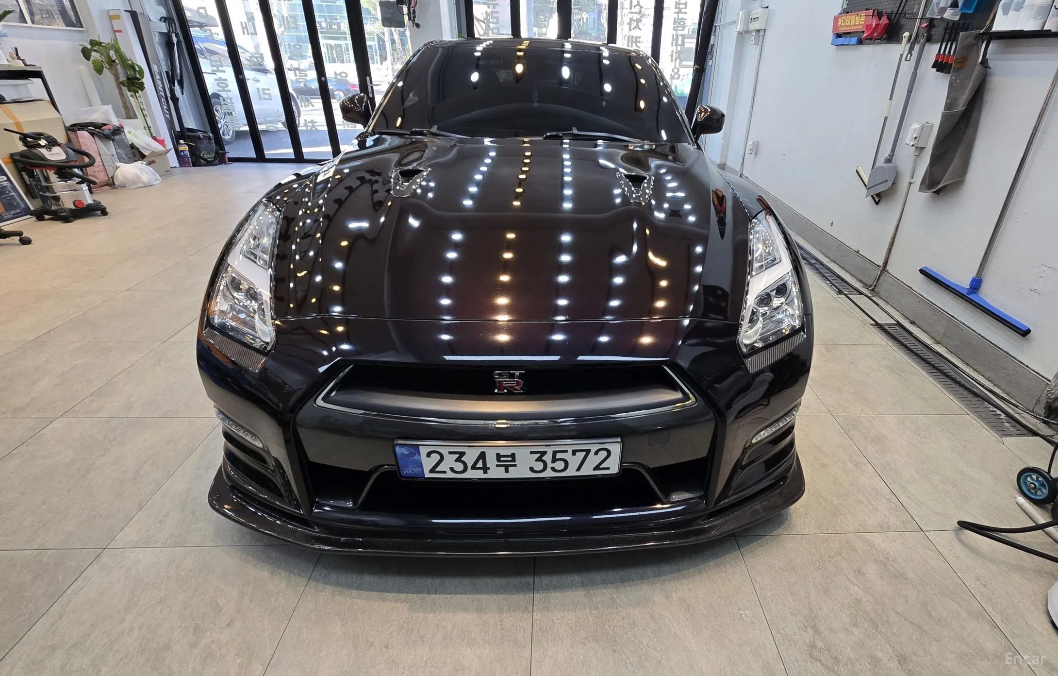 Nissan GT-R превью 3