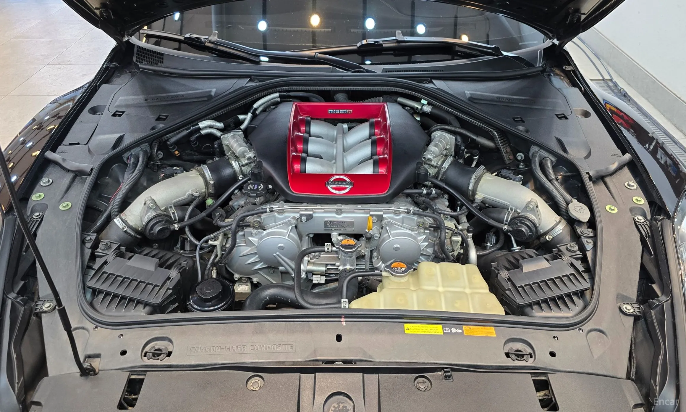 Nissan GT-R превью 6