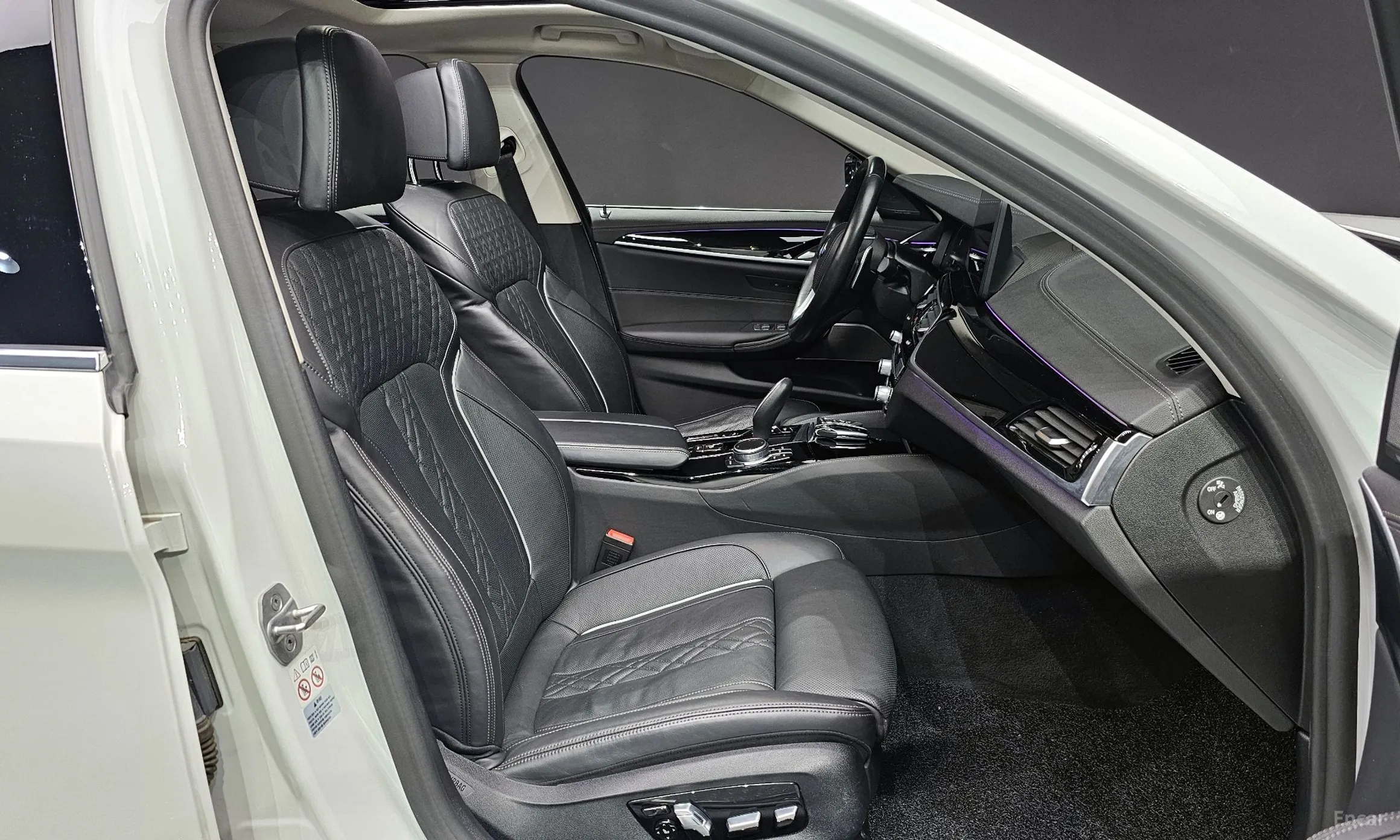 BMW 5 Series (G30) превью 10