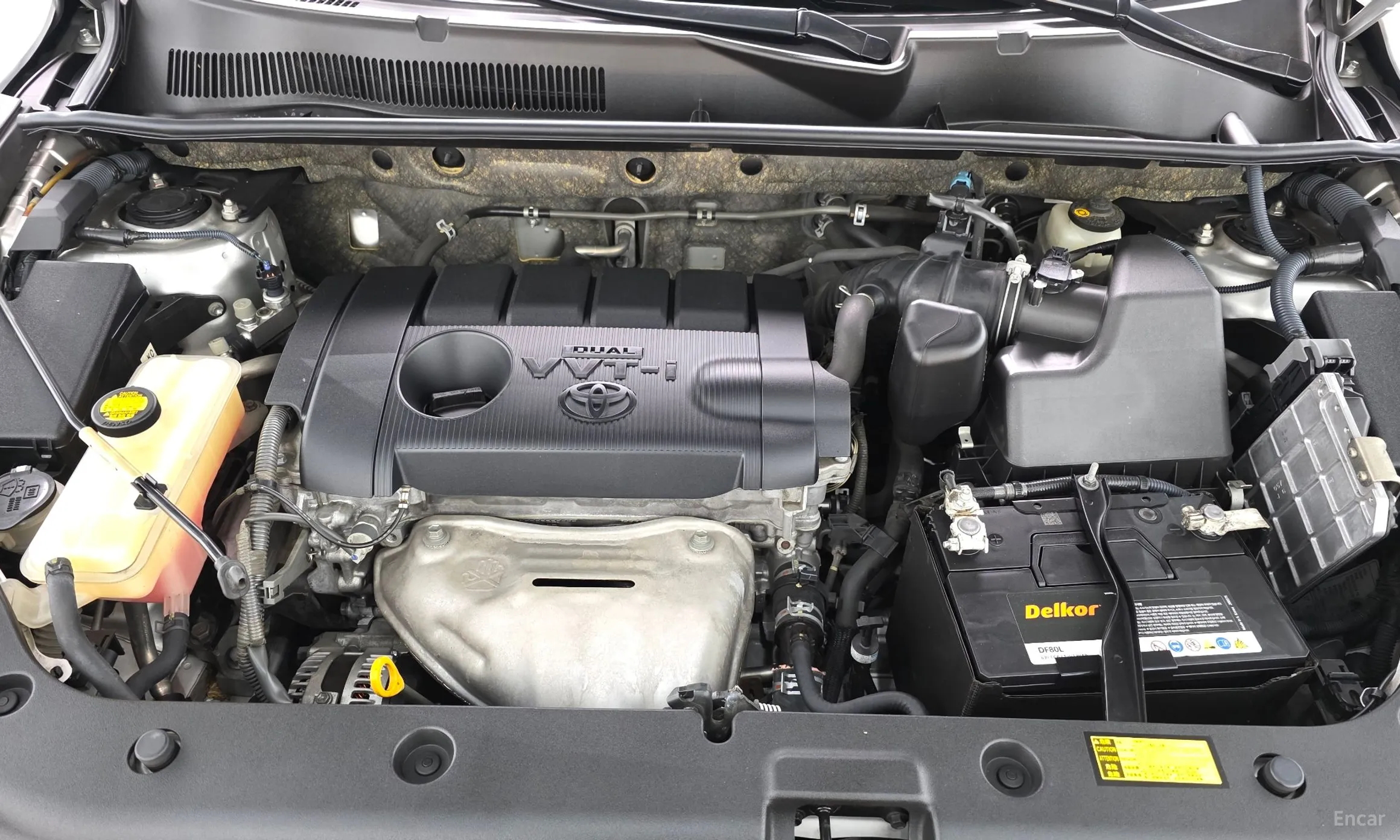 Toyota RAV4 превью 6