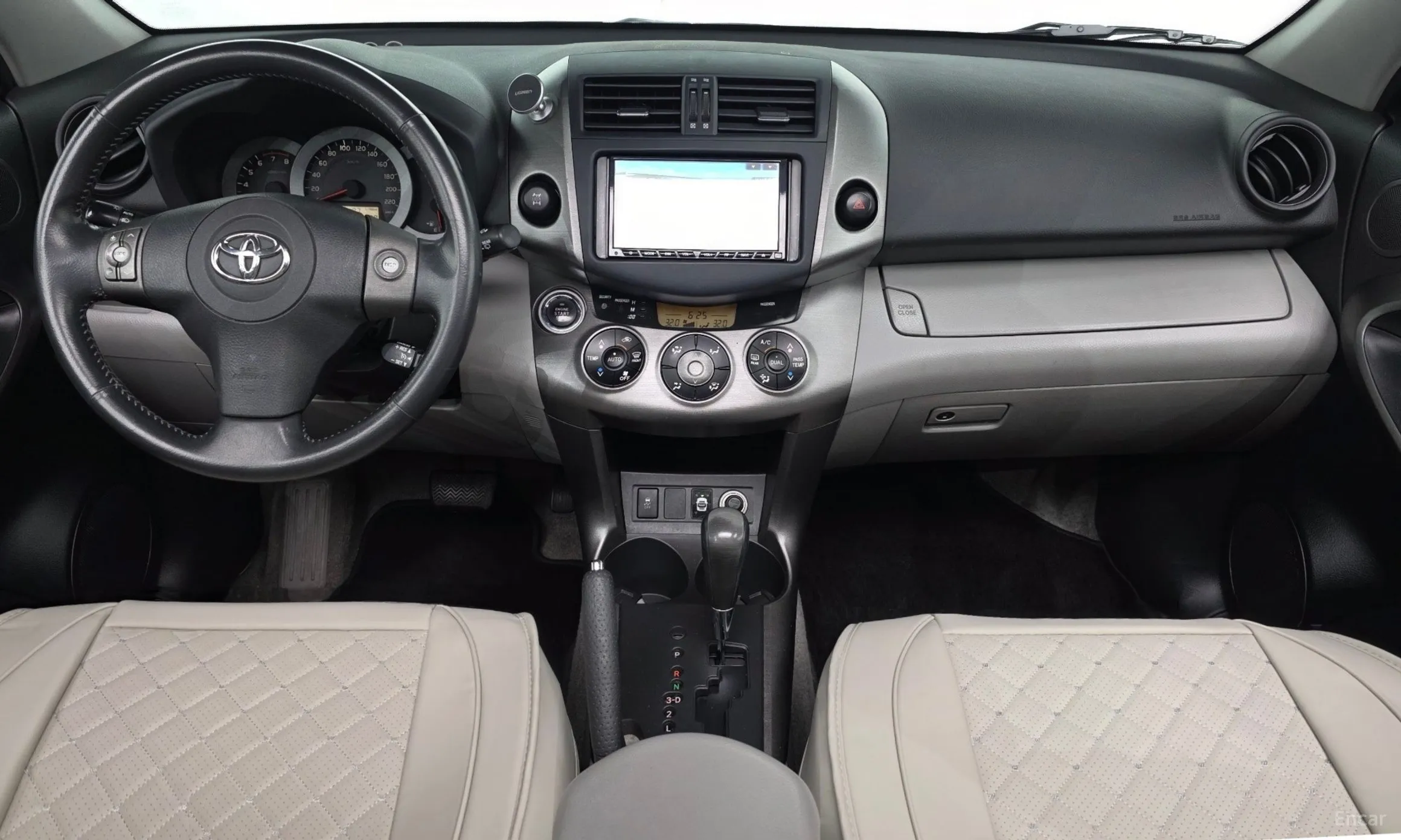 Toyota RAV4 превью 7