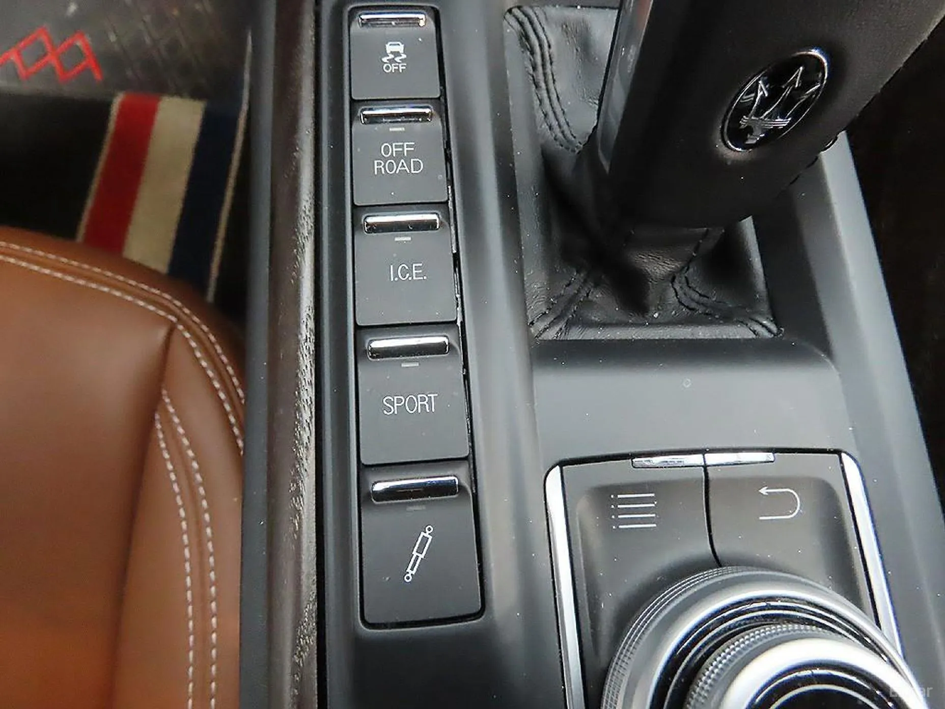 Maserati Levante превью 16