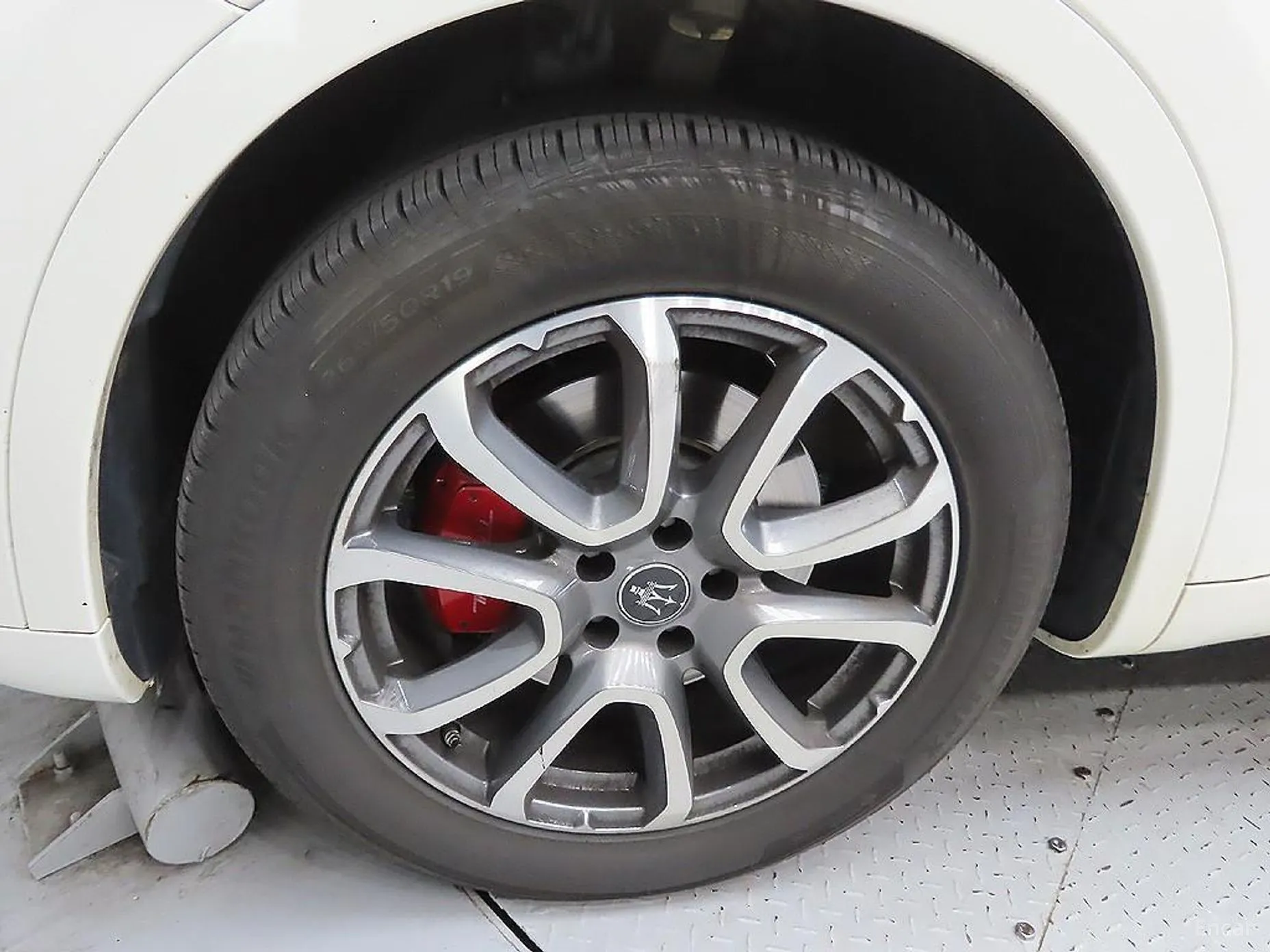 Maserati Levante превью 5