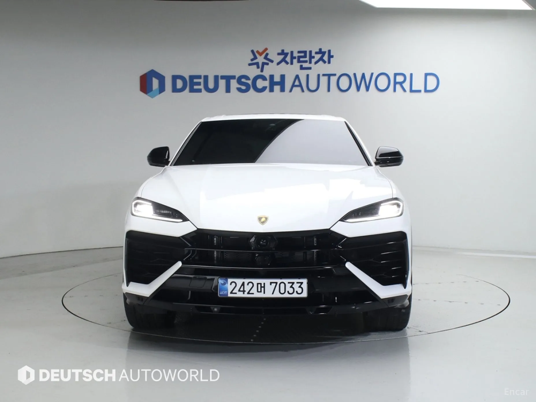 Lamborghini Urus превью 3