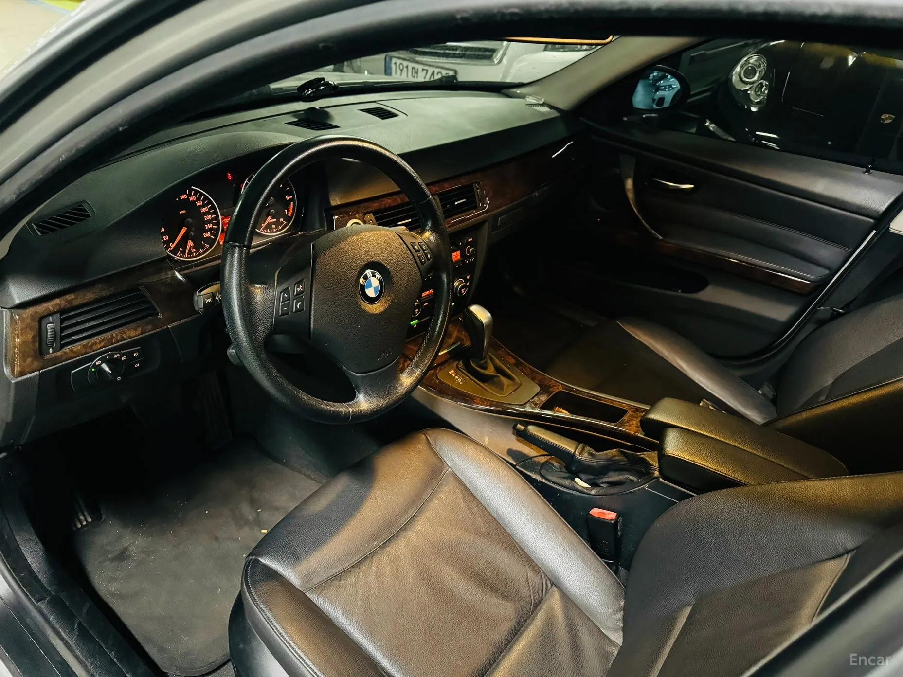 BMW 3 Series (E90) превью 10