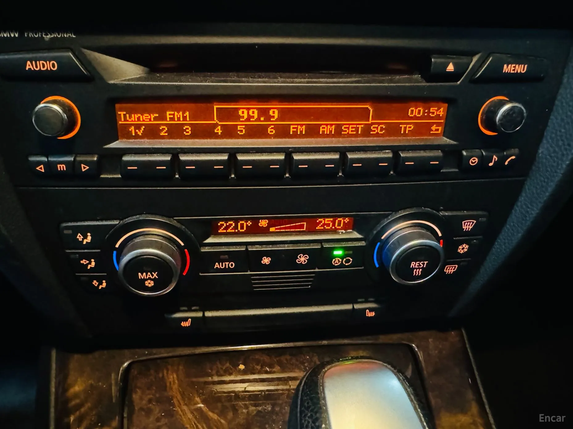 BMW 3 Series (E90) превью 14
