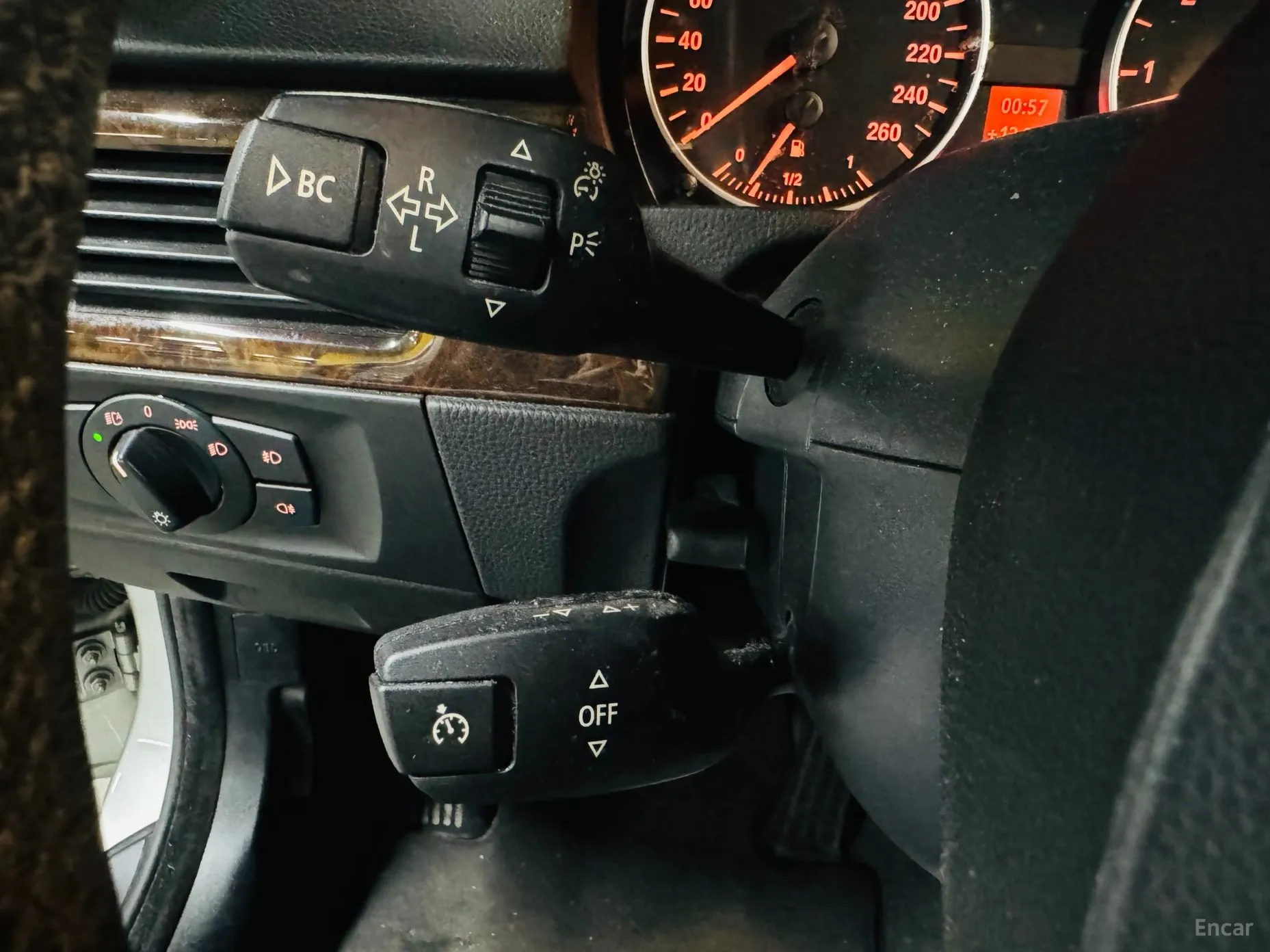 BMW 3 Series (E90) превью 19