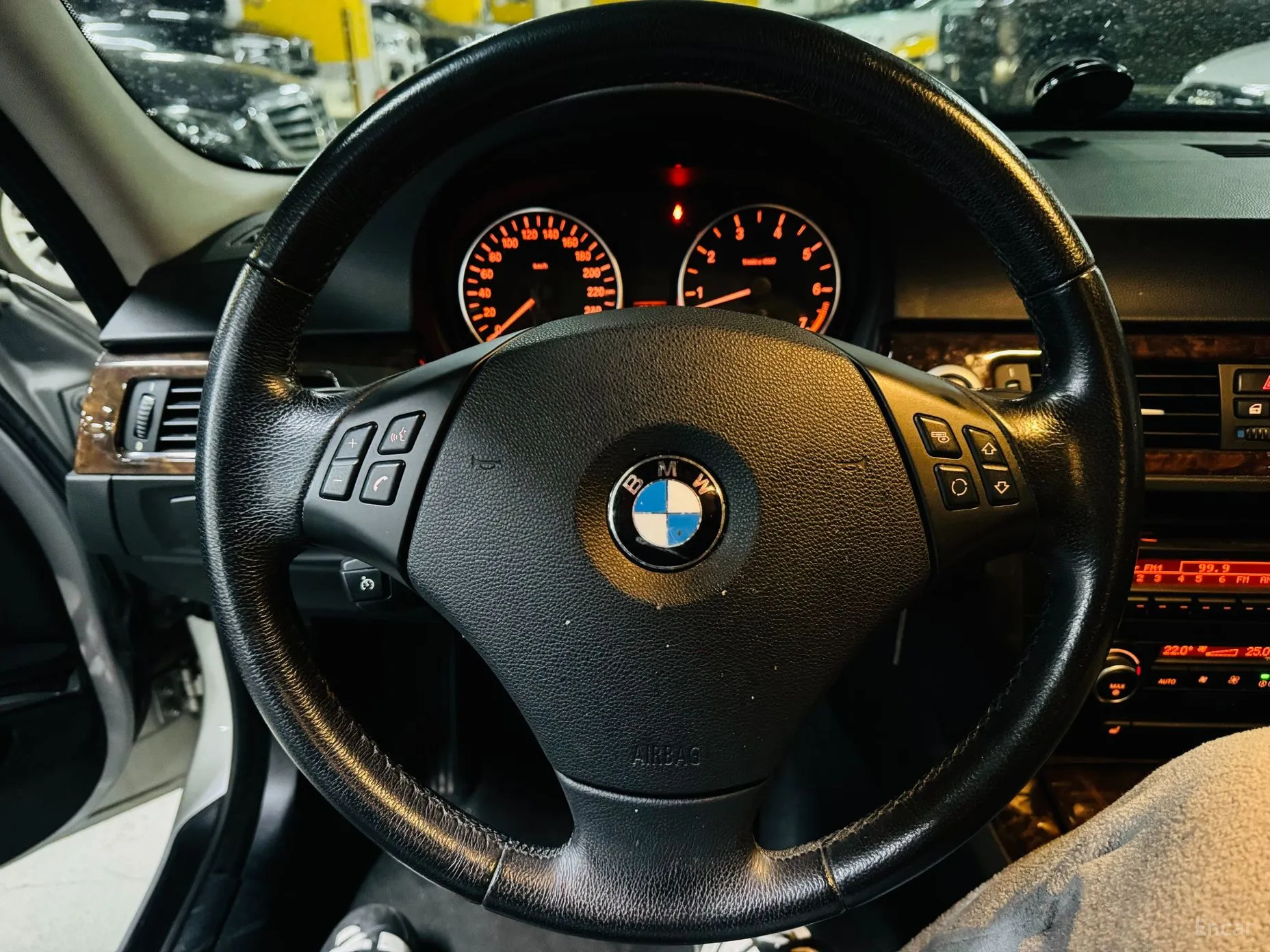 BMW 3 Series (E90) превью 8