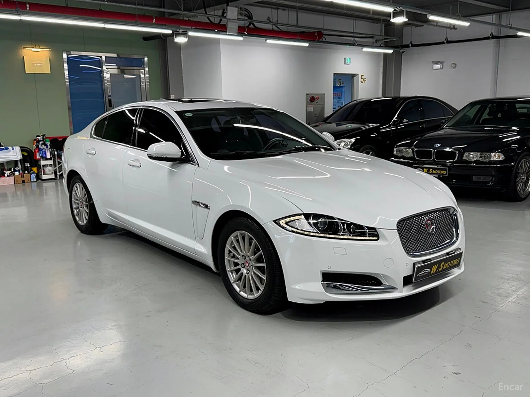 Jaguar New XF превью 3