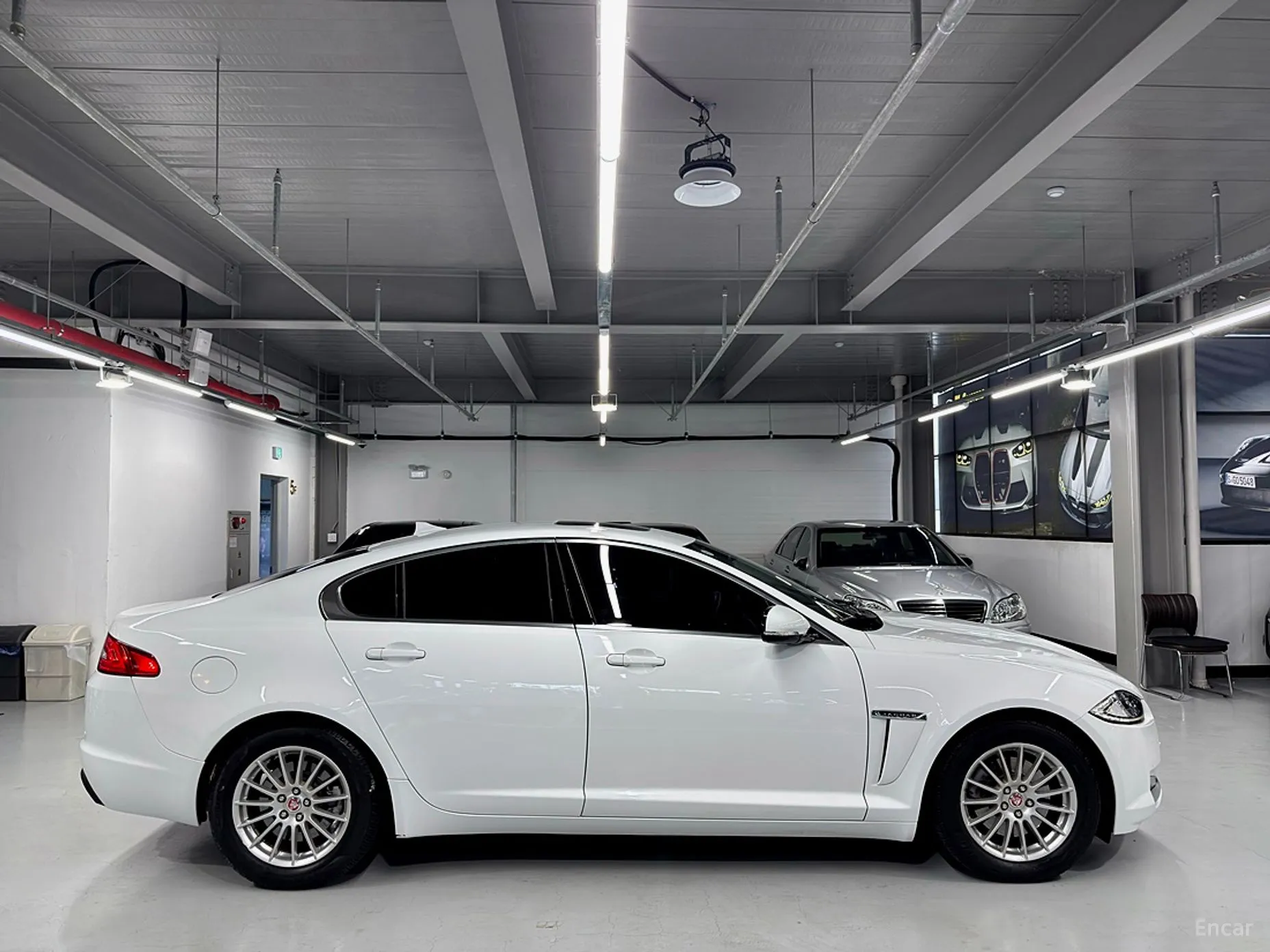 Jaguar New XF превью 5