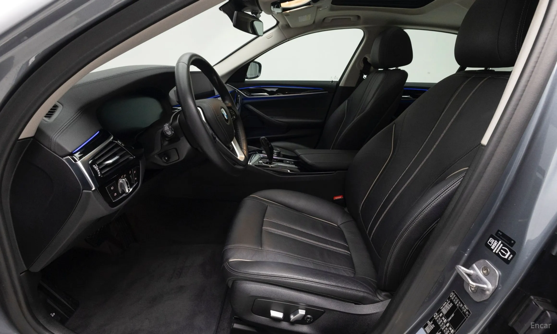 BMW 5 Series (G30) превью 10