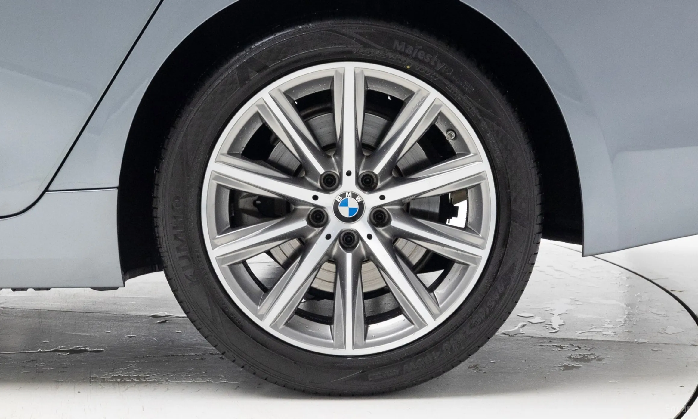 BMW 5 Series (G30) превью 5