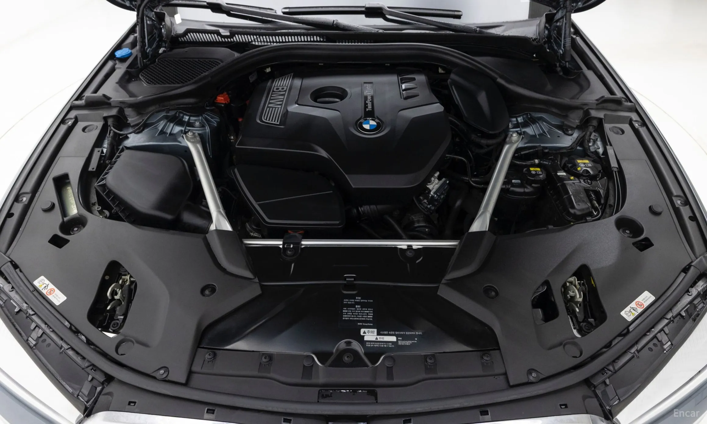 BMW 5 Series (G30) превью 6