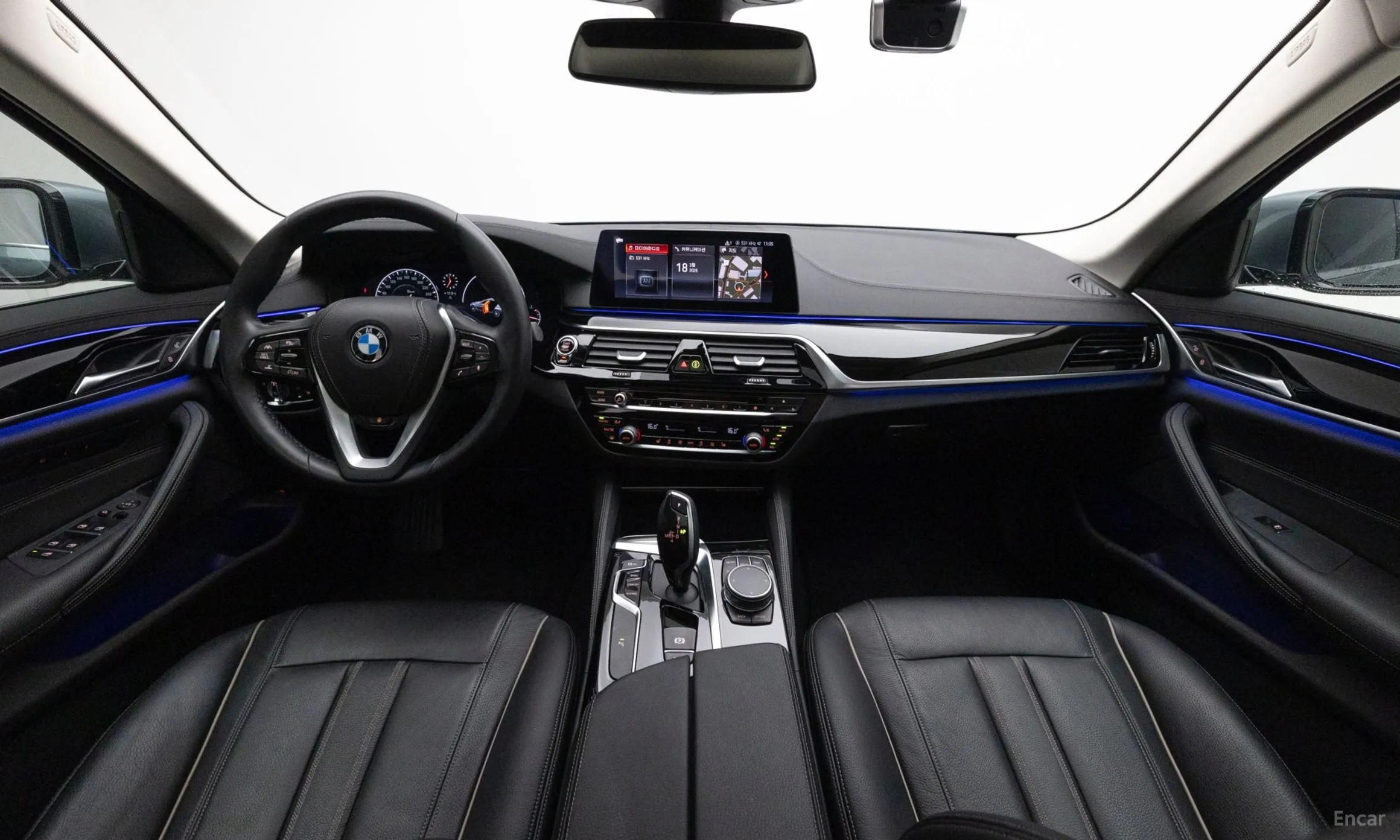 BMW 5 Series (G30) превью 7