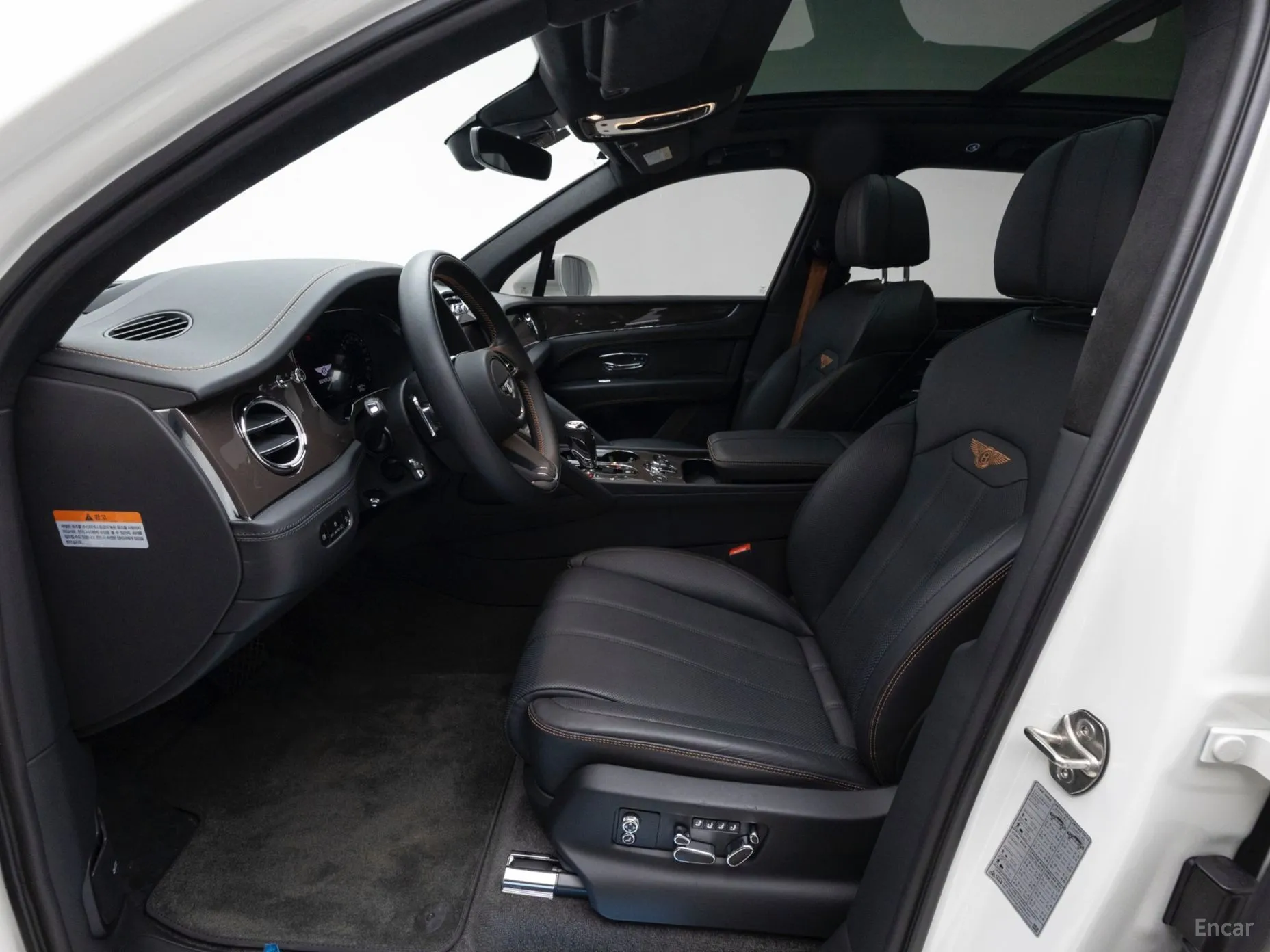 Bentley Bentayga превью 10