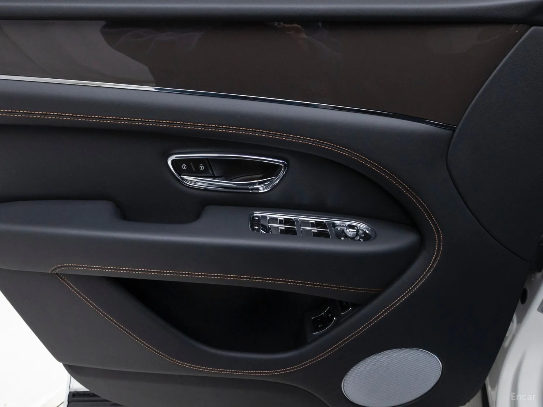 Bentley Bentayga превью 13