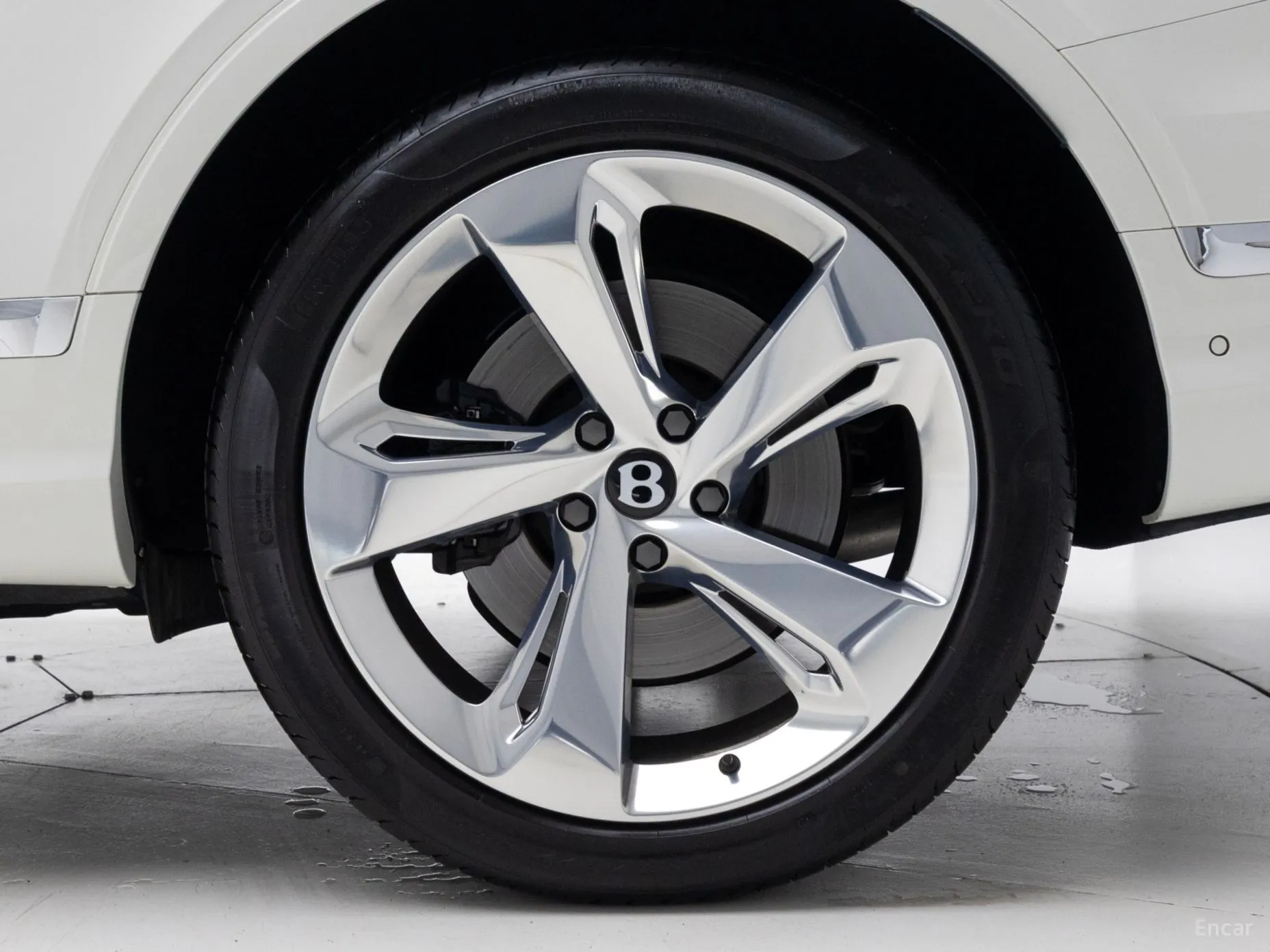 Bentley Bentayga превью 5