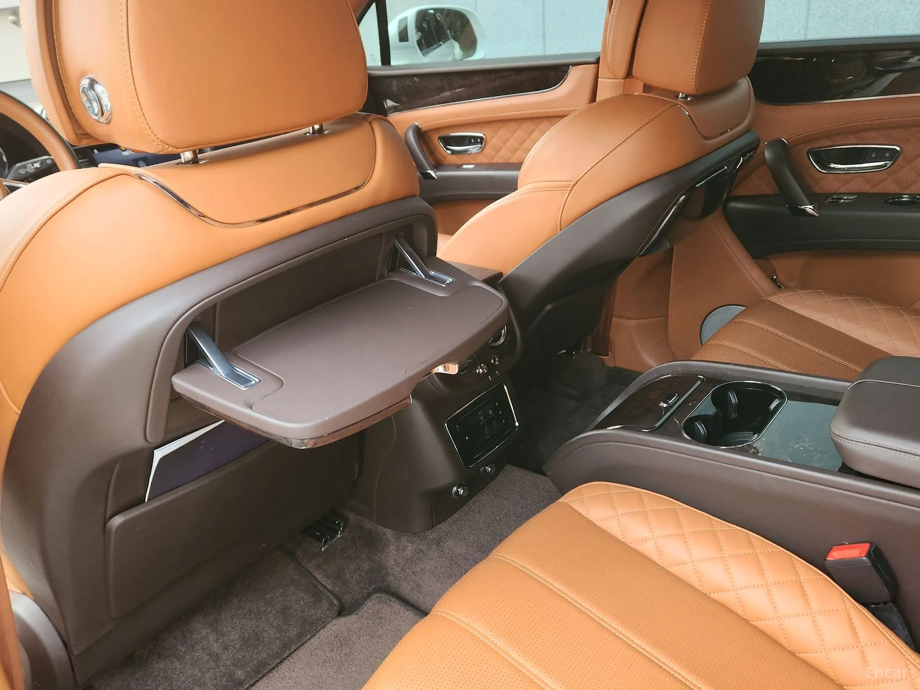 Bentley Bentayga превью 10