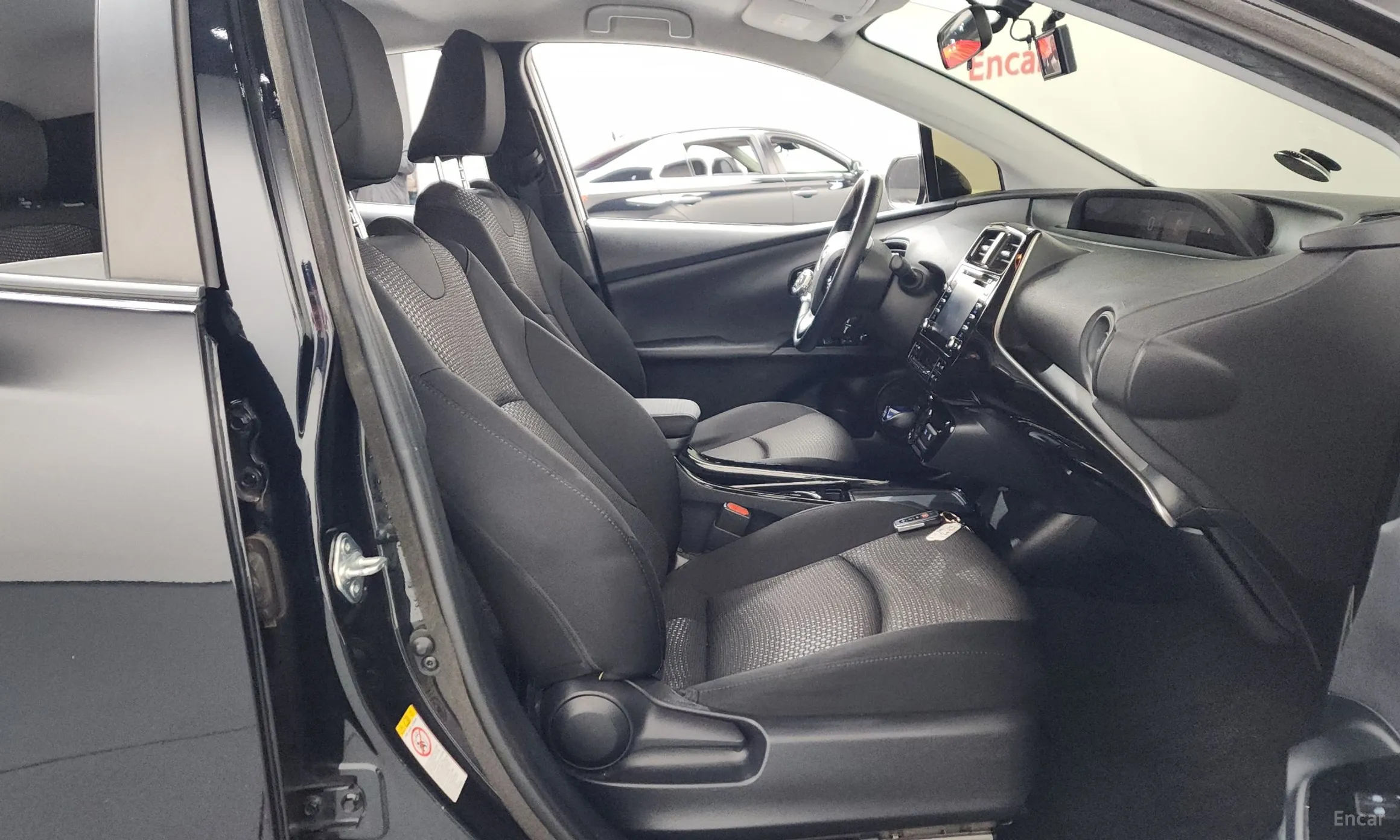 Toyota Prius 4th Generation превью 11