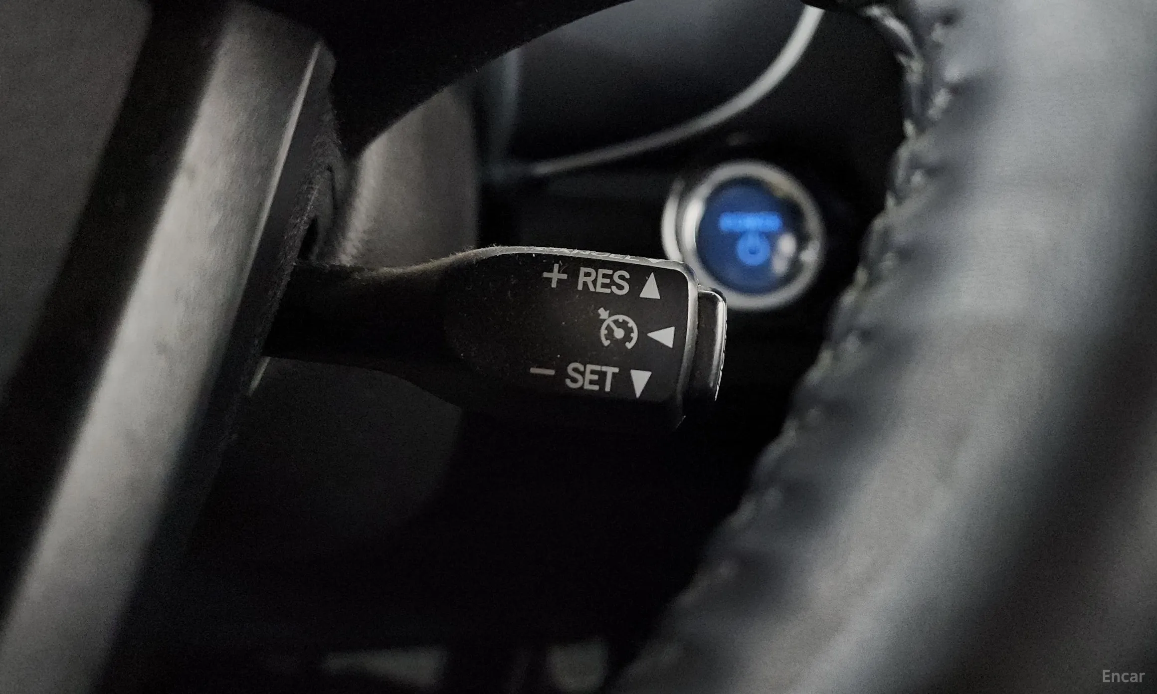 Toyota Prius 4th Generation превью 14