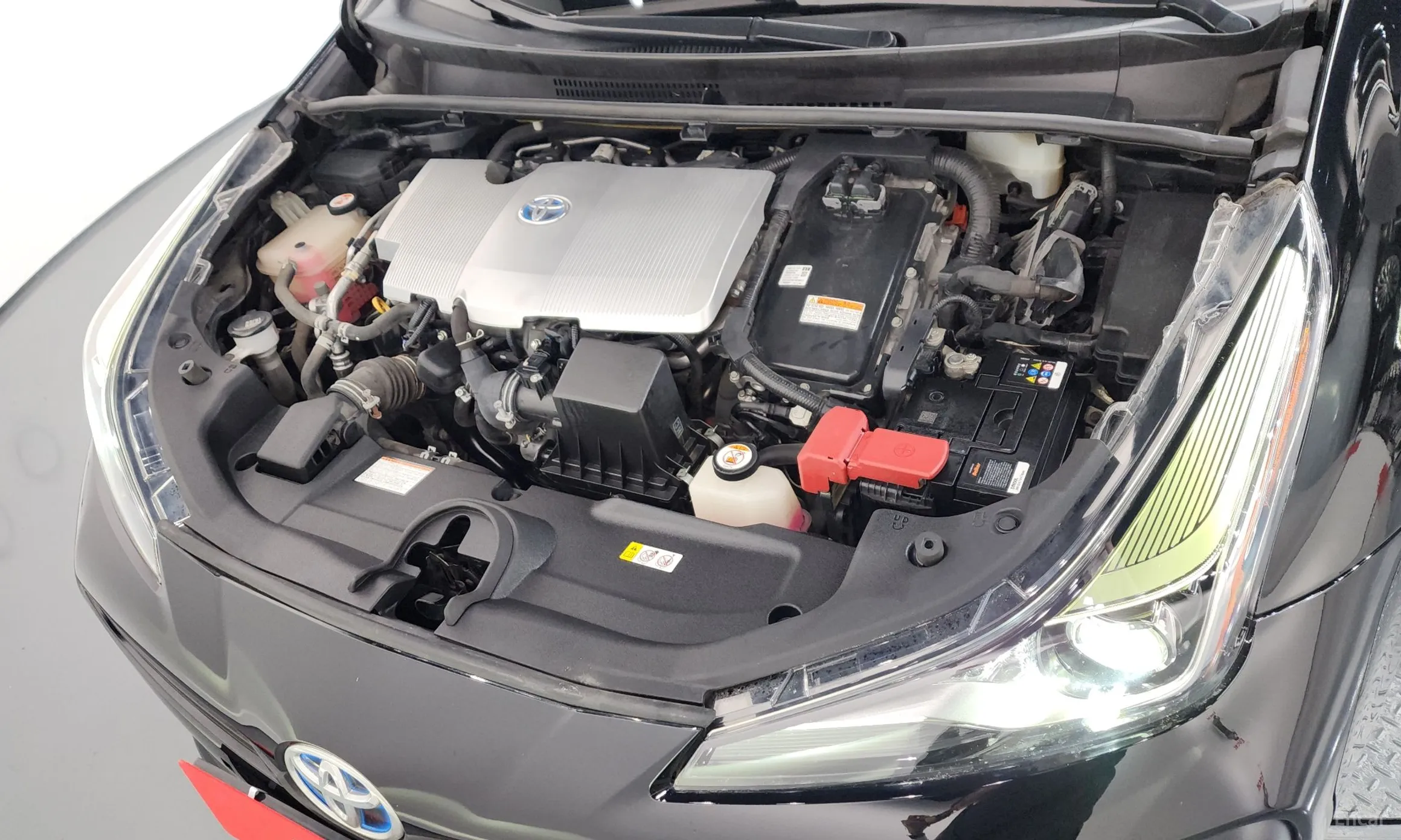 Toyota Prius 4th Generation превью 6