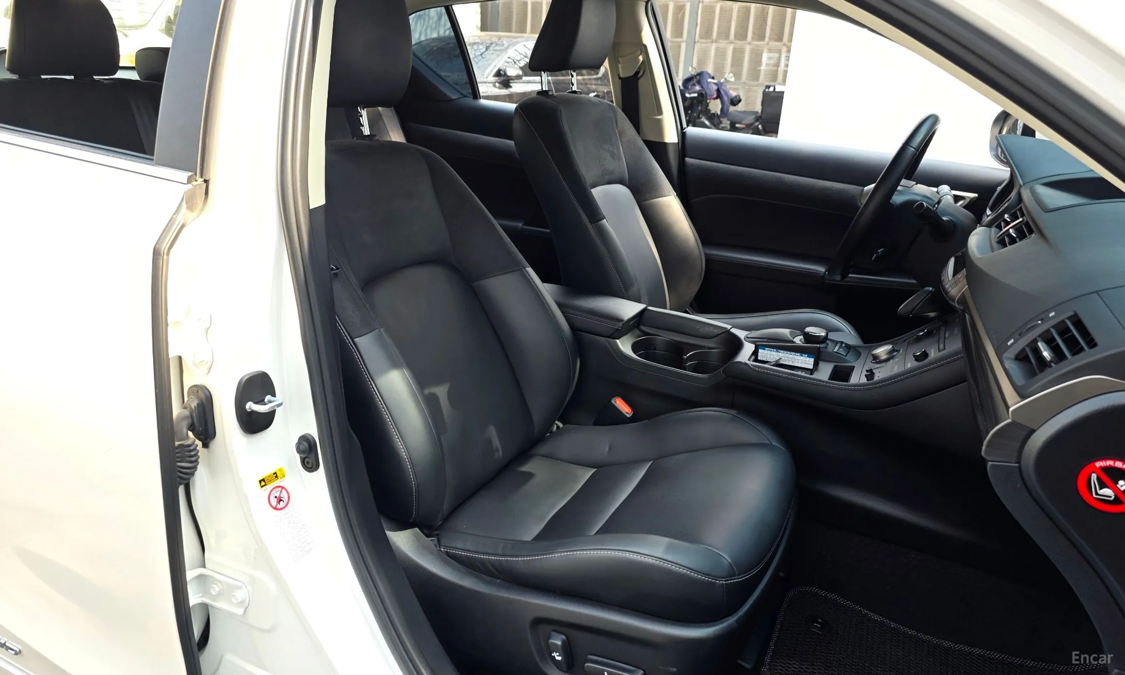 Lexus CT200h превью 10