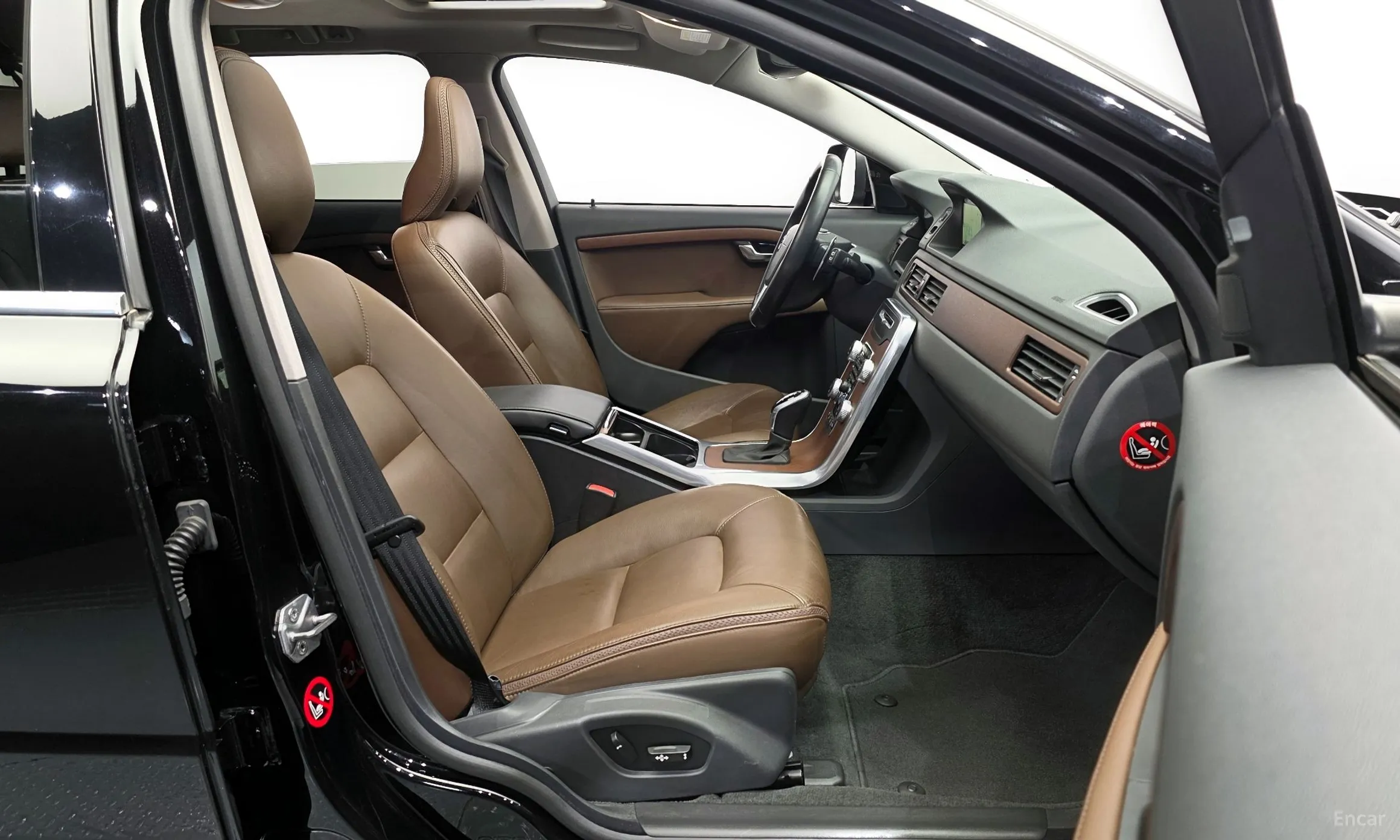 Volvo XC70 превью 11