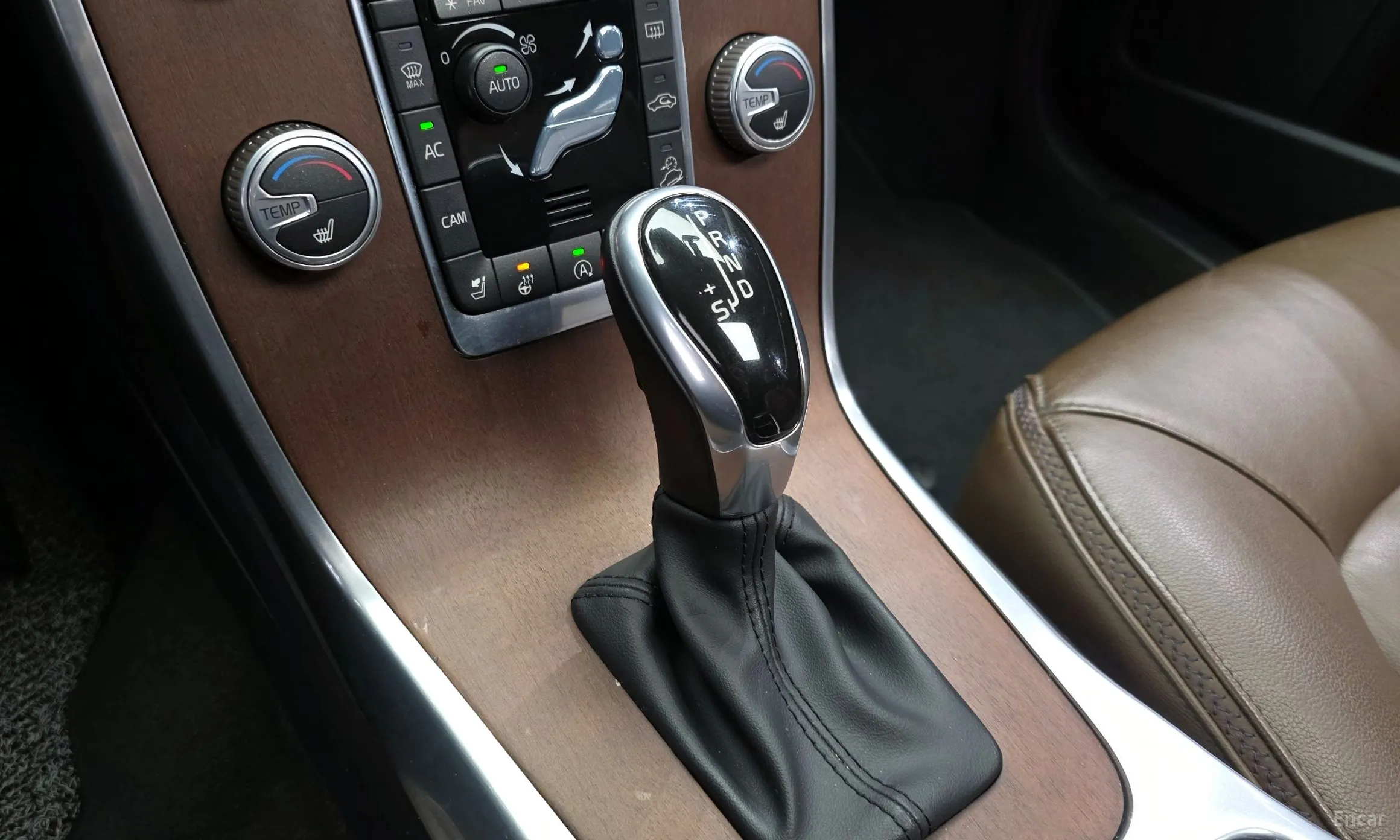 Volvo XC70 превью 9