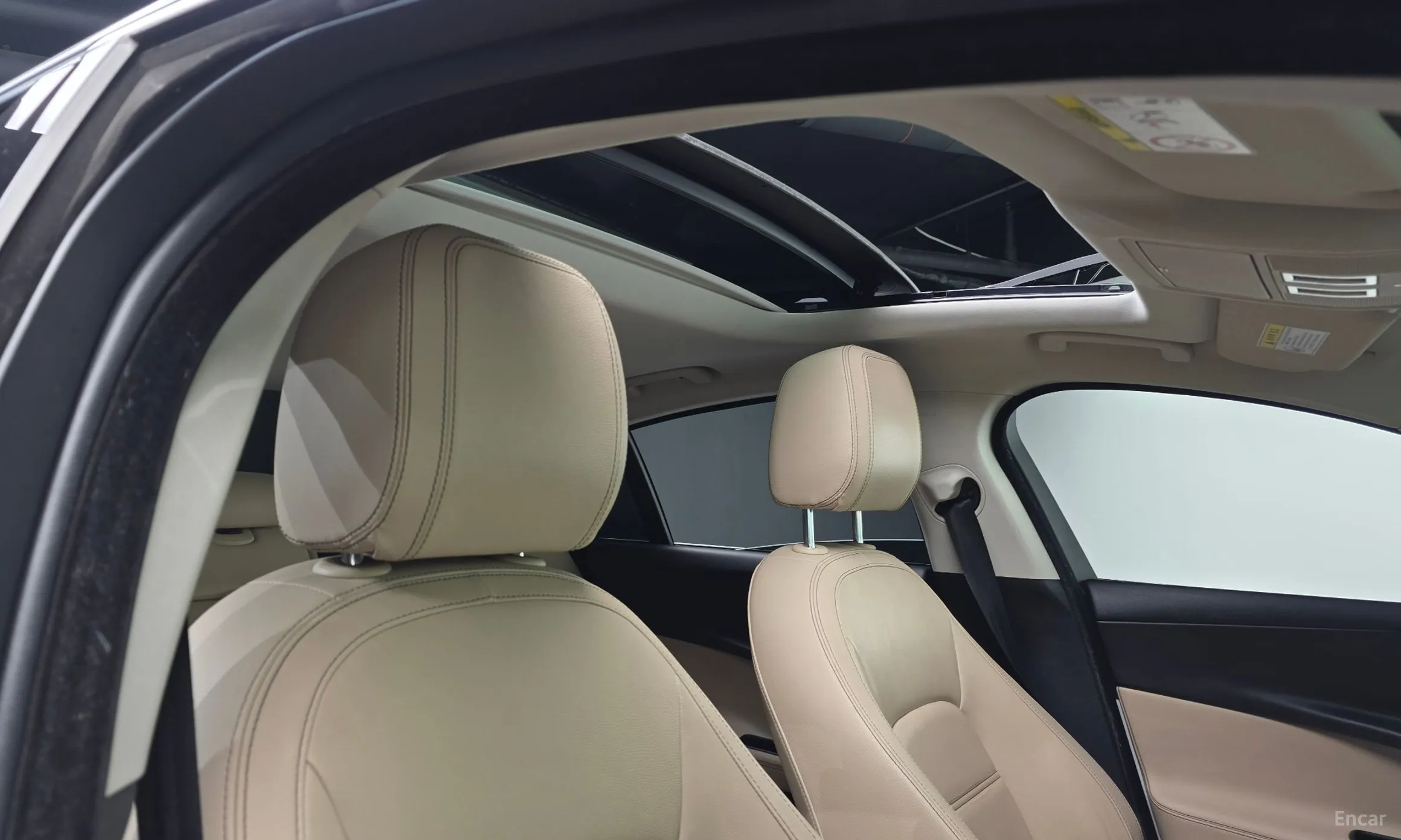 Jaguar XE превью 19