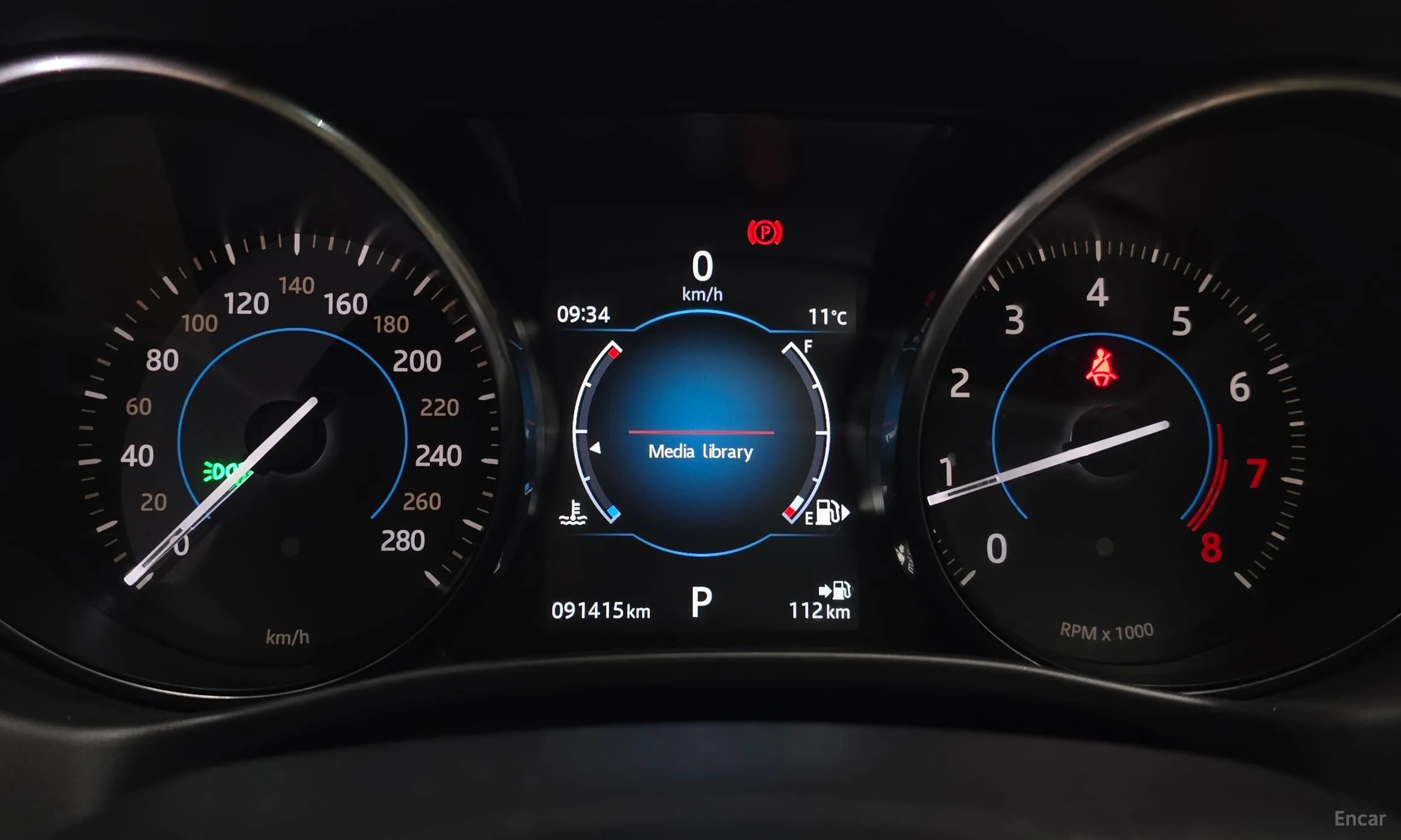 Jaguar XE превью 8