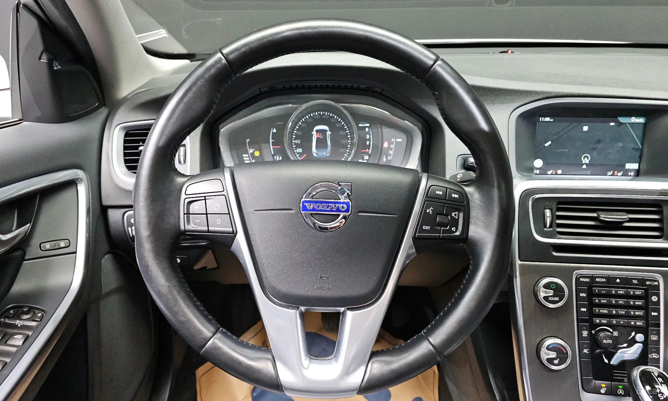 Volvo S60 превью 15