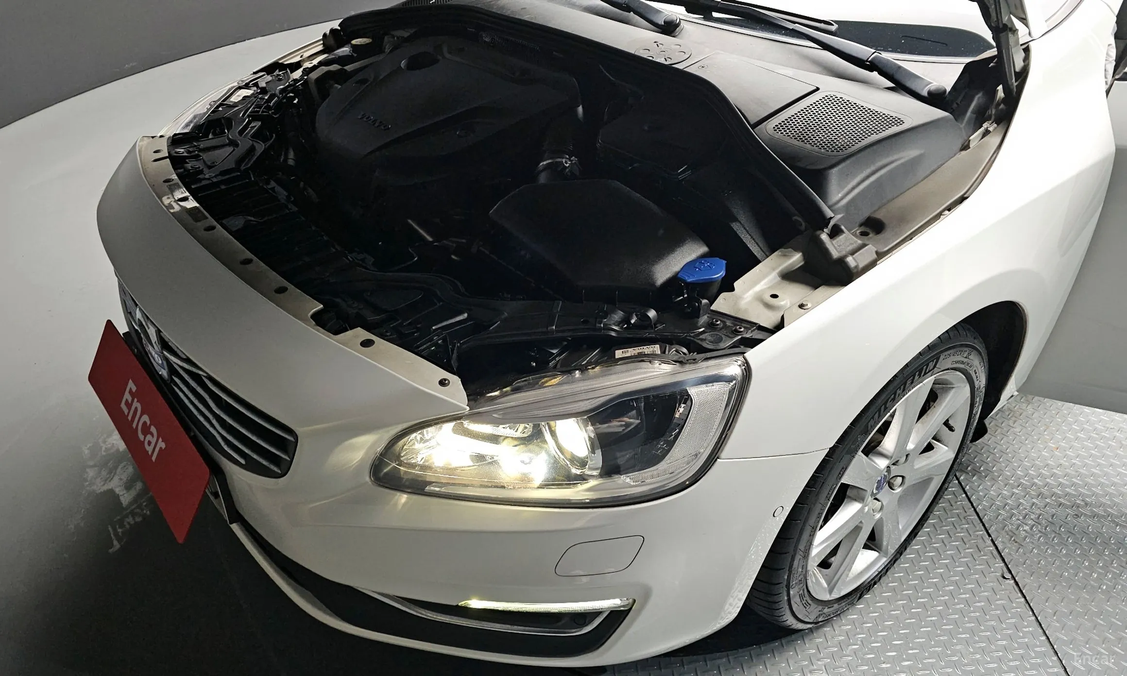 Volvo S60 превью 6