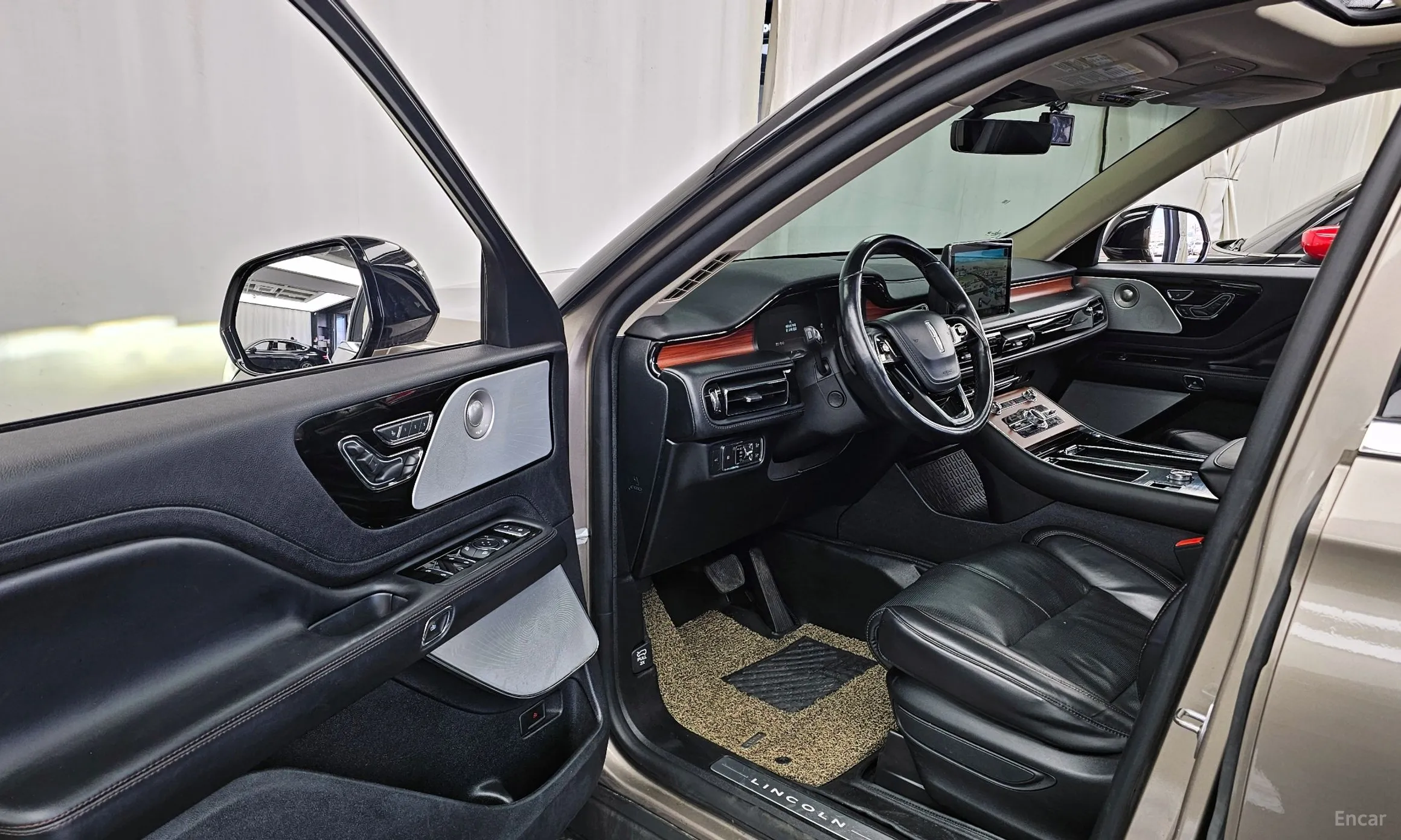 Lincoln Aviator 2nd Generation превью 10