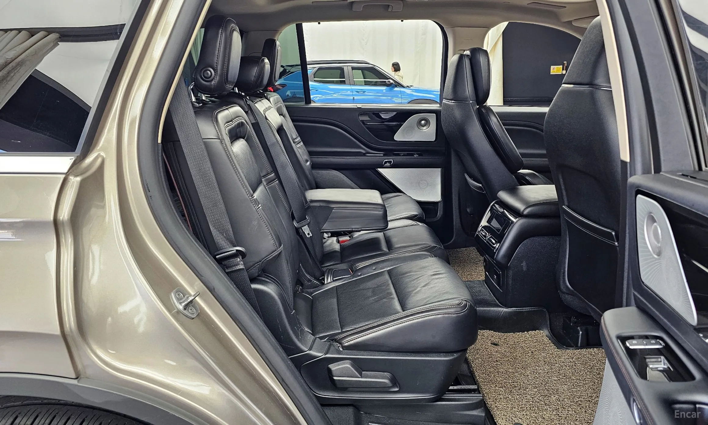 Lincoln Aviator 2nd Generation превью 12