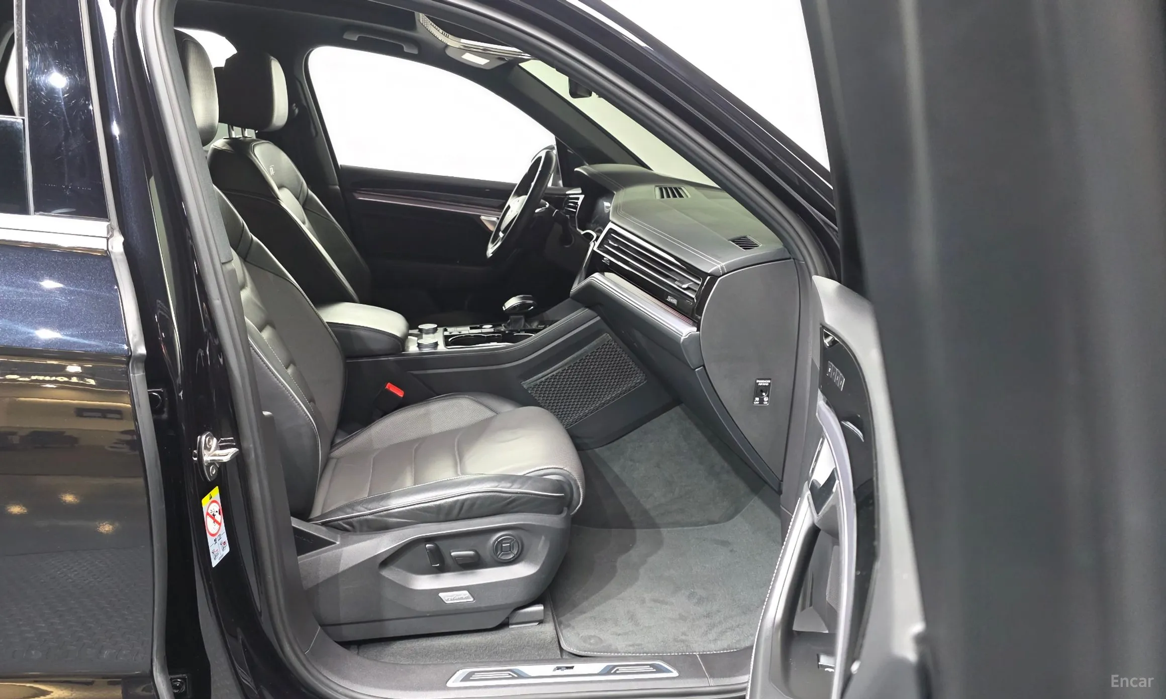 Volkswagen Touareg 3rd Generation превью 11