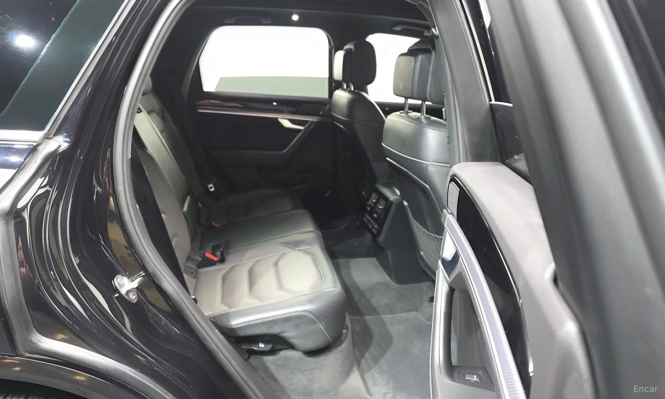 Volkswagen Touareg 3rd Generation превью 12