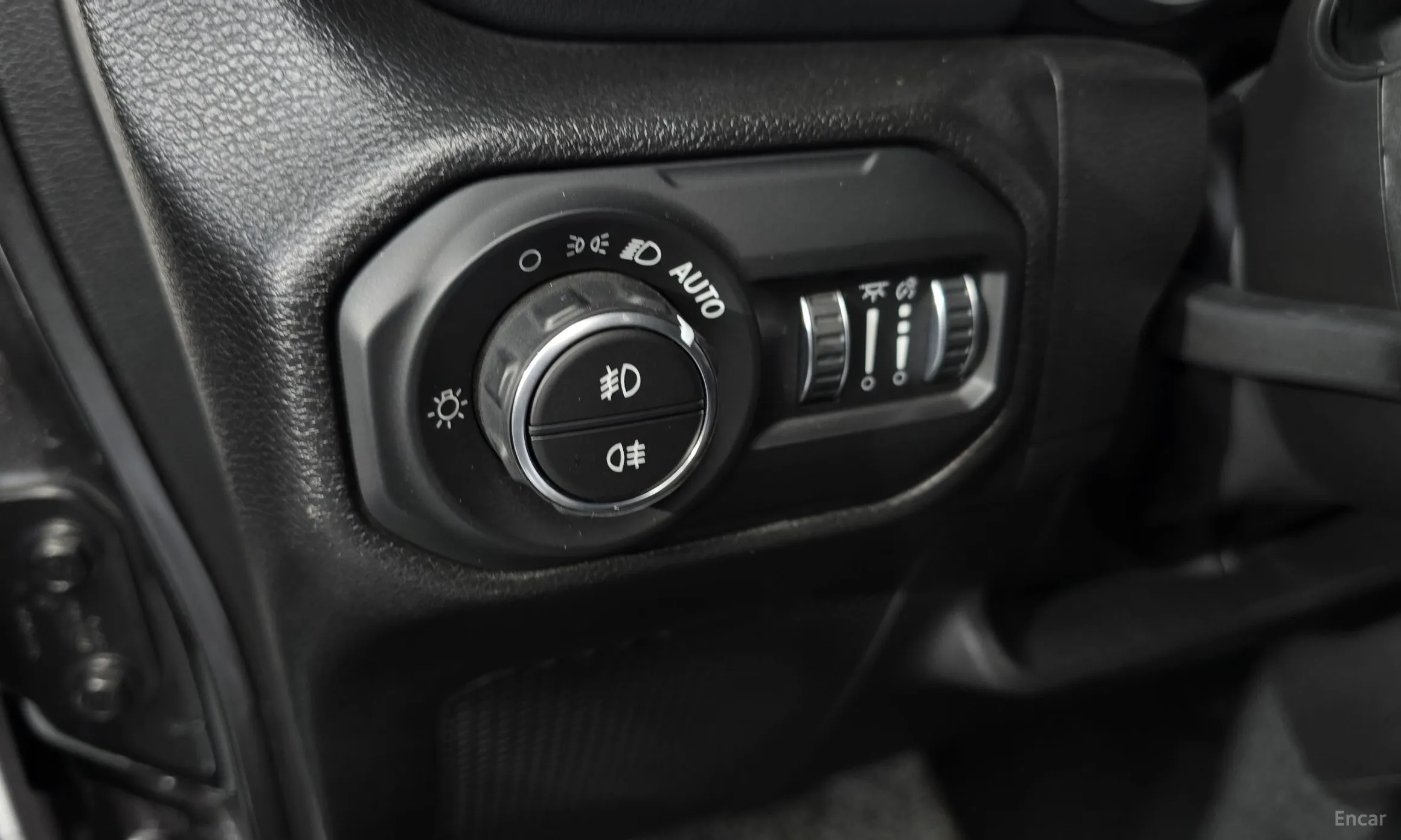 Jeep Wrangler (JL) превью 18