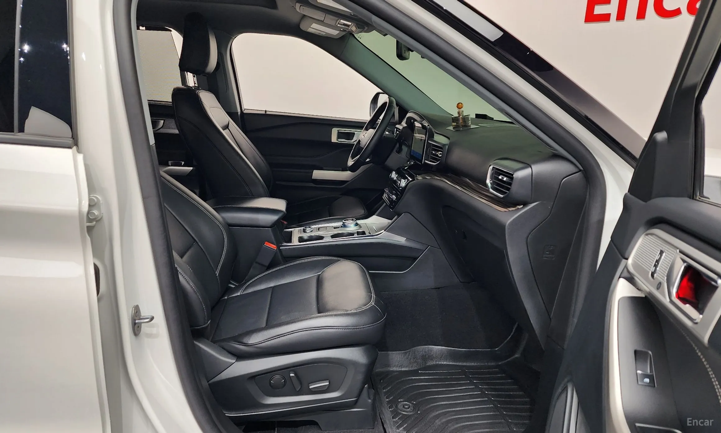 Ford Explorer 6th Generation превью 11