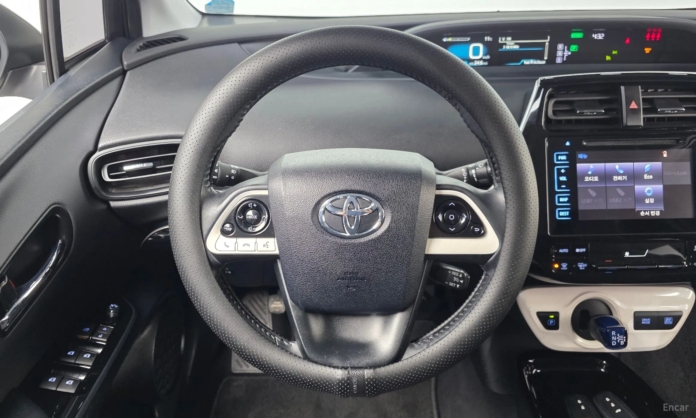 Toyota Prius 4th Generation превью 13