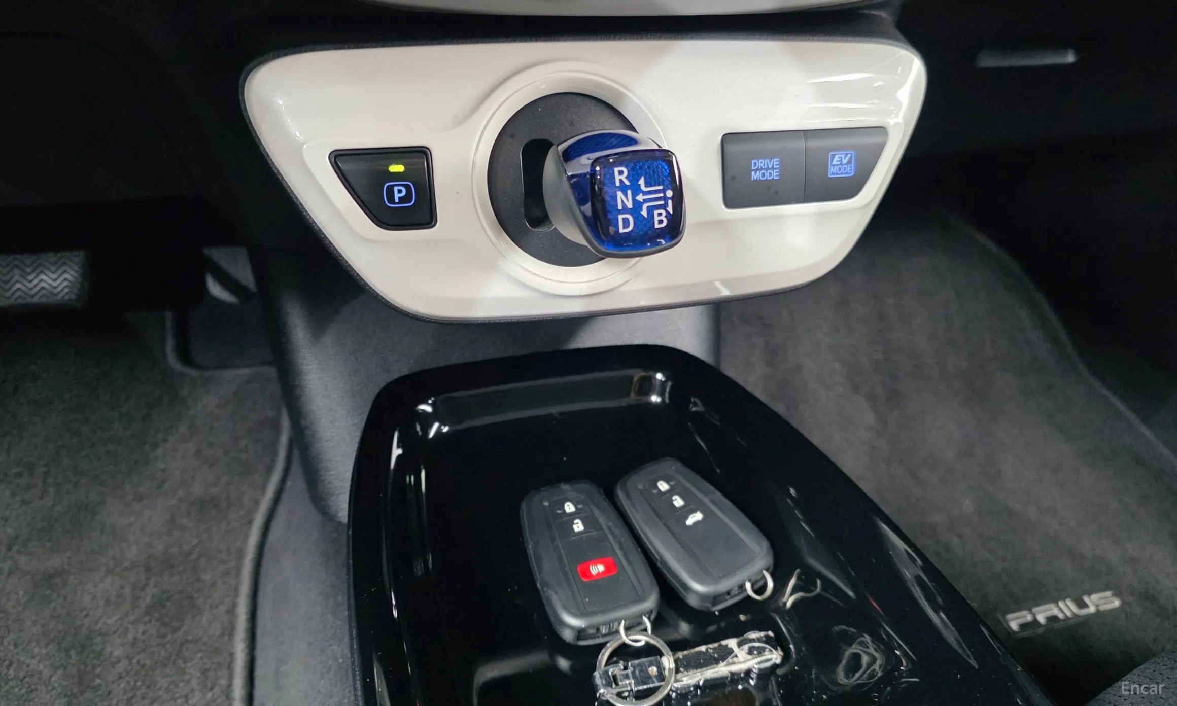 Toyota Prius 4th Generation превью 9