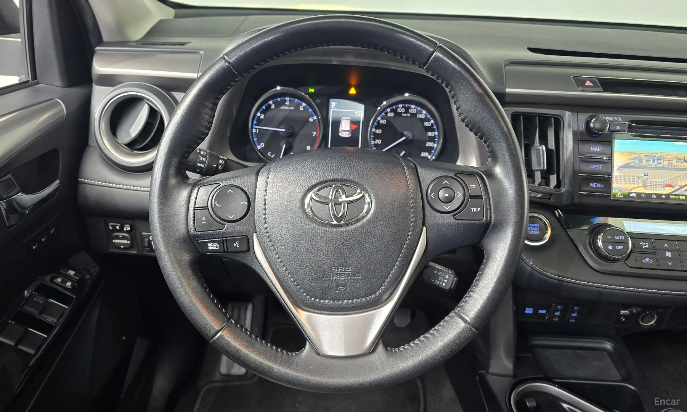 Toyota RAV4 превью 13