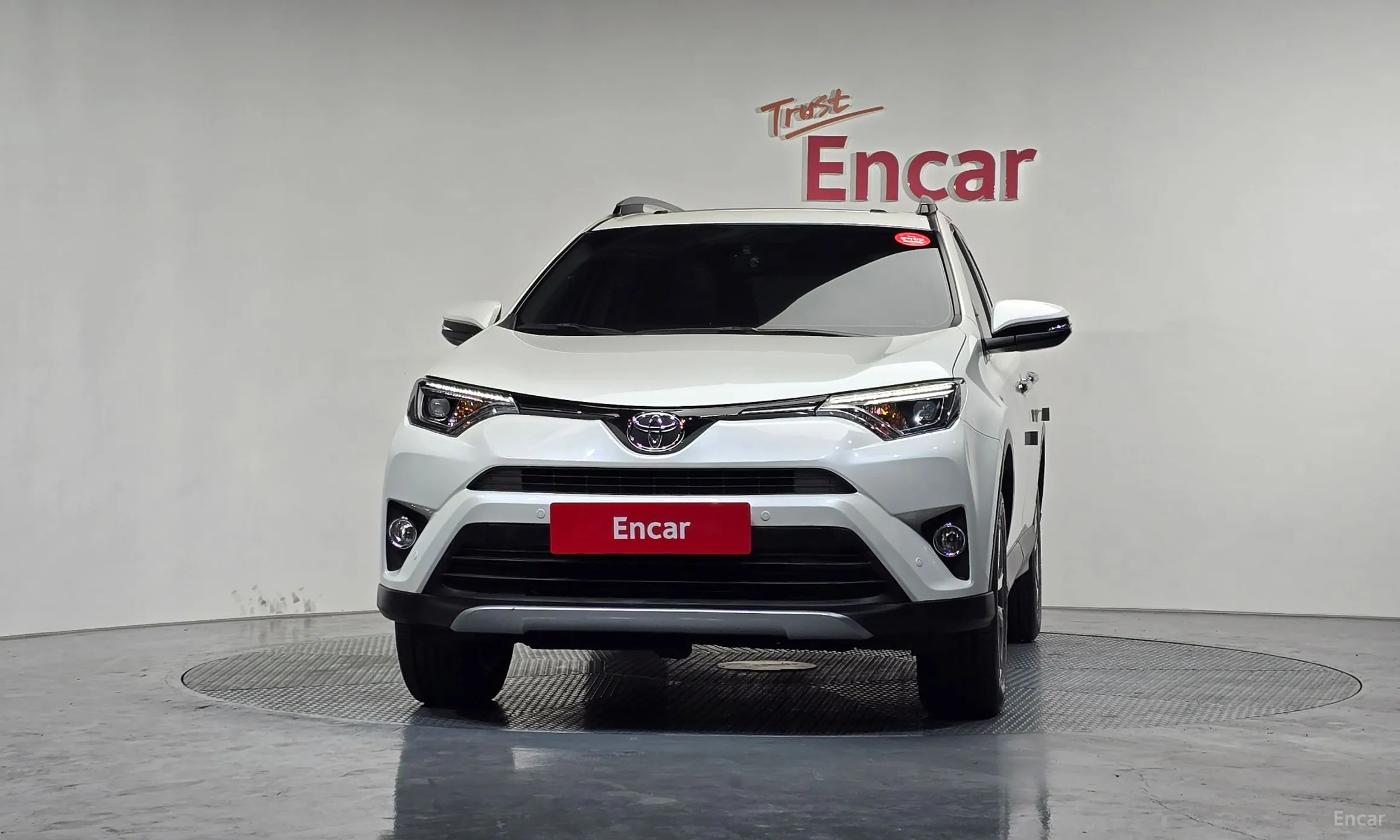 Toyota RAV4 превью 3