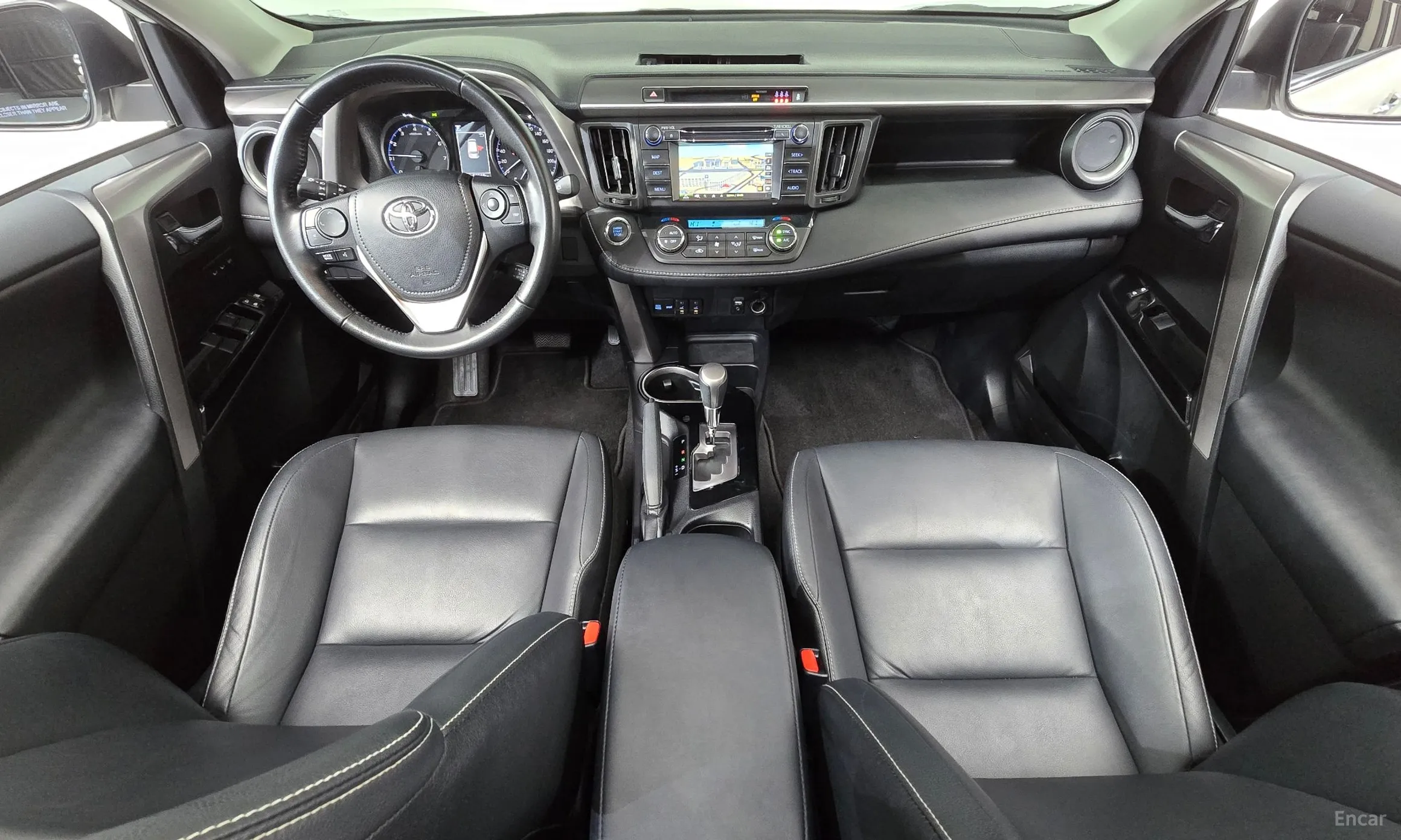 Toyota RAV4 превью 7