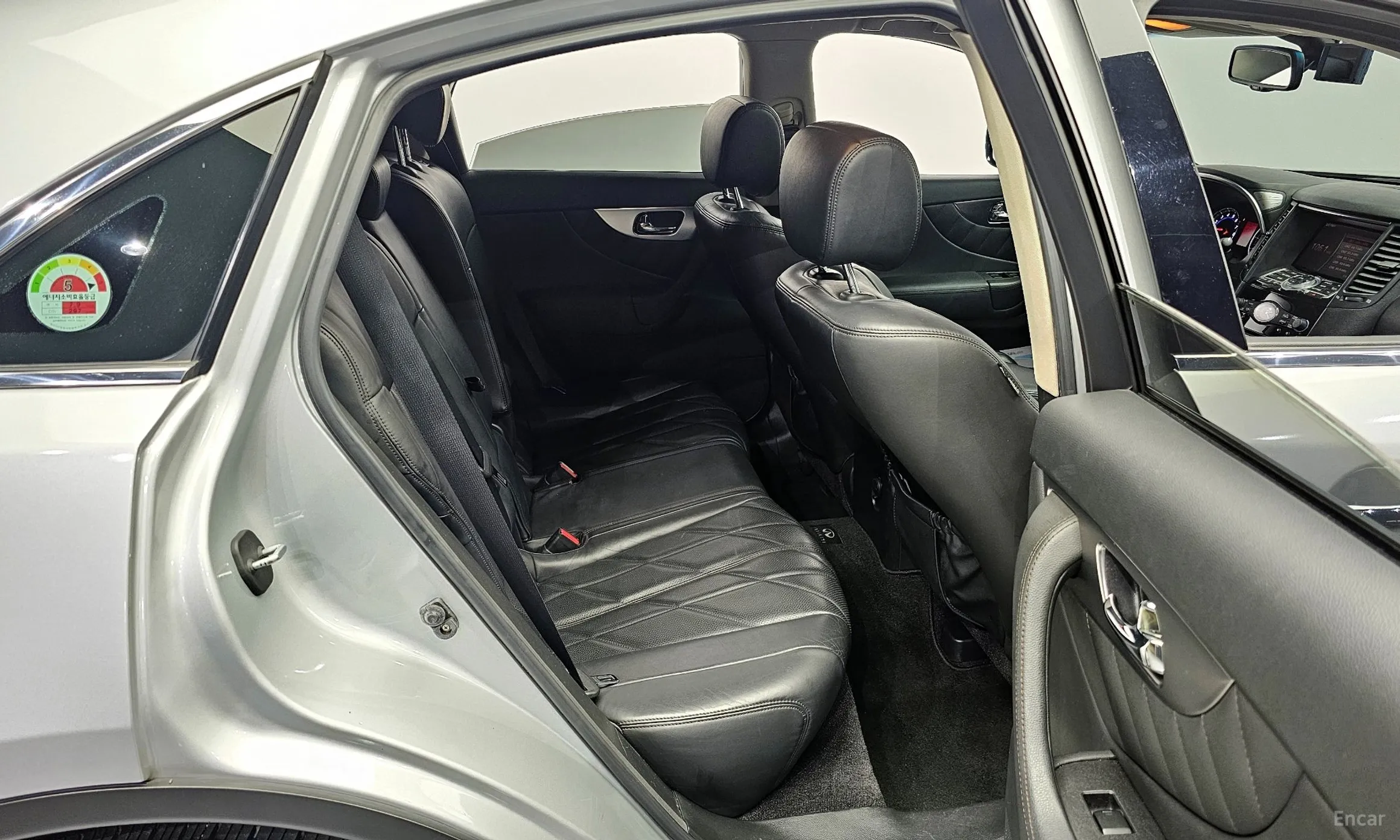 Infiniti FX35 превью 12